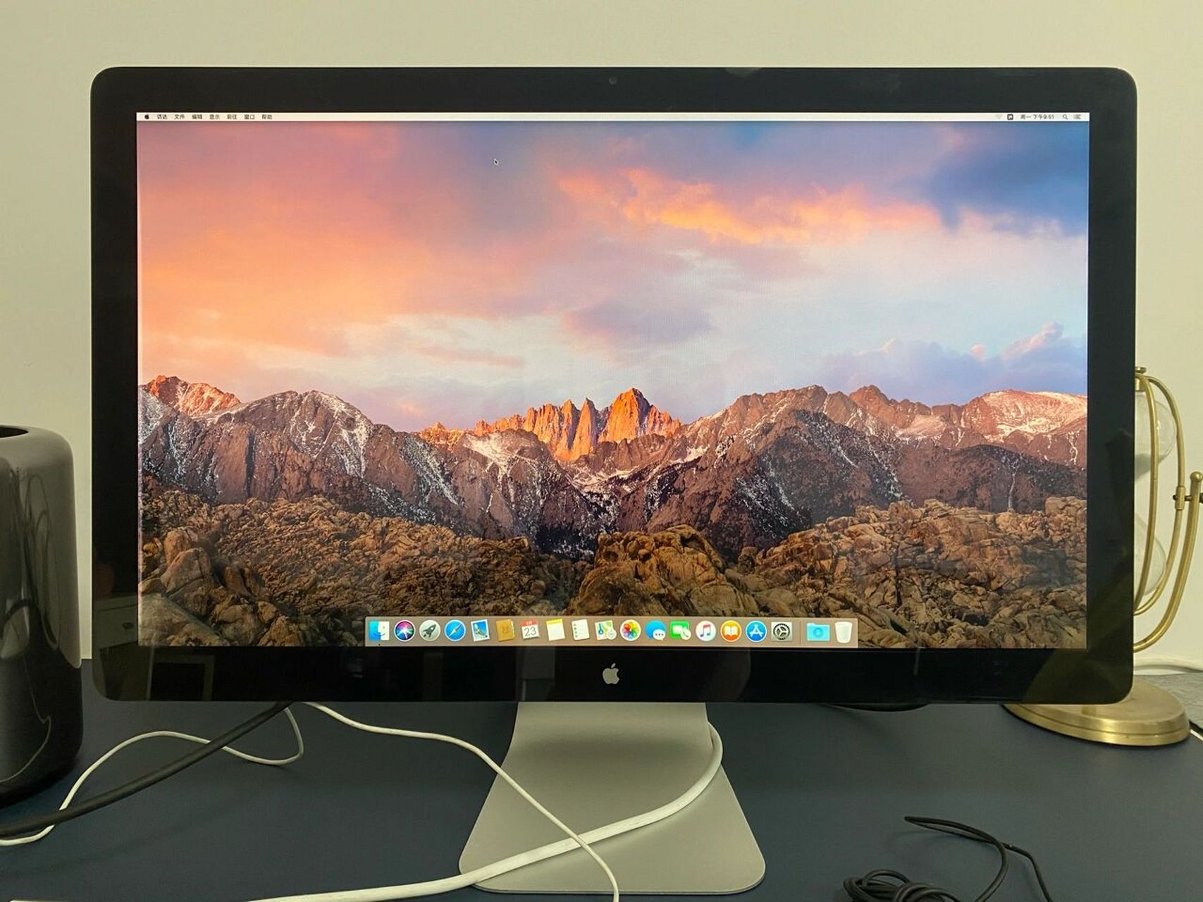 苹果mc007是一款采用顶级ips面板的广视角产品,其由于拥有较高的