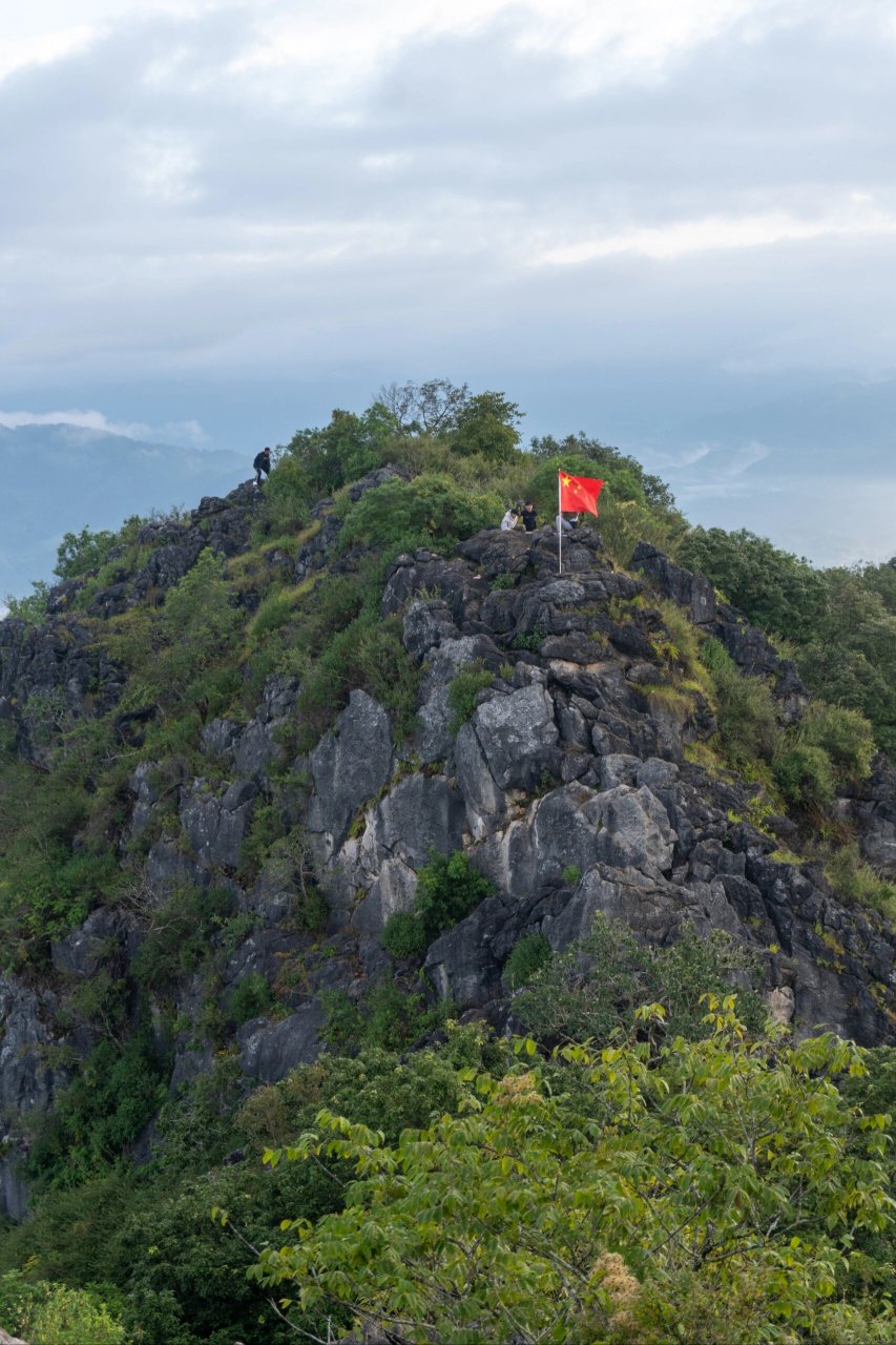 摄影|宁洱 西门岩子 早上五点从普洱出发,到宁洱看日出云海.