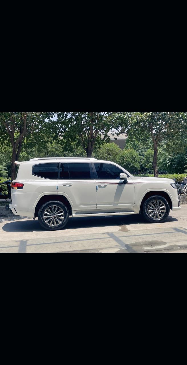 国六陆巡lc300.新到23年酷路泽lc300 4.0排量 实表1.