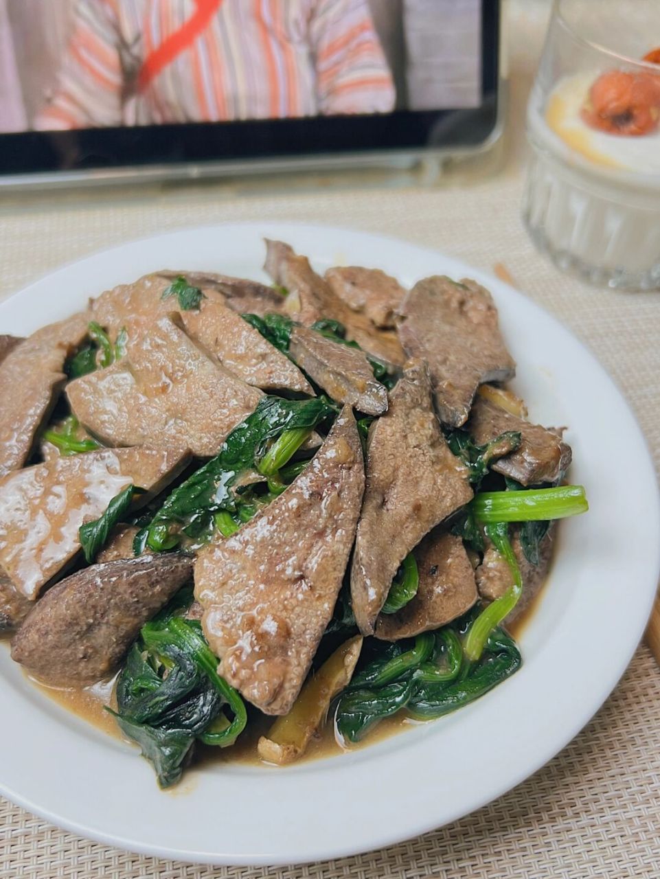 菠菜炒猪肝,好吃又健康 92菜谱:菠菜猪肝 986993 菠菜200克