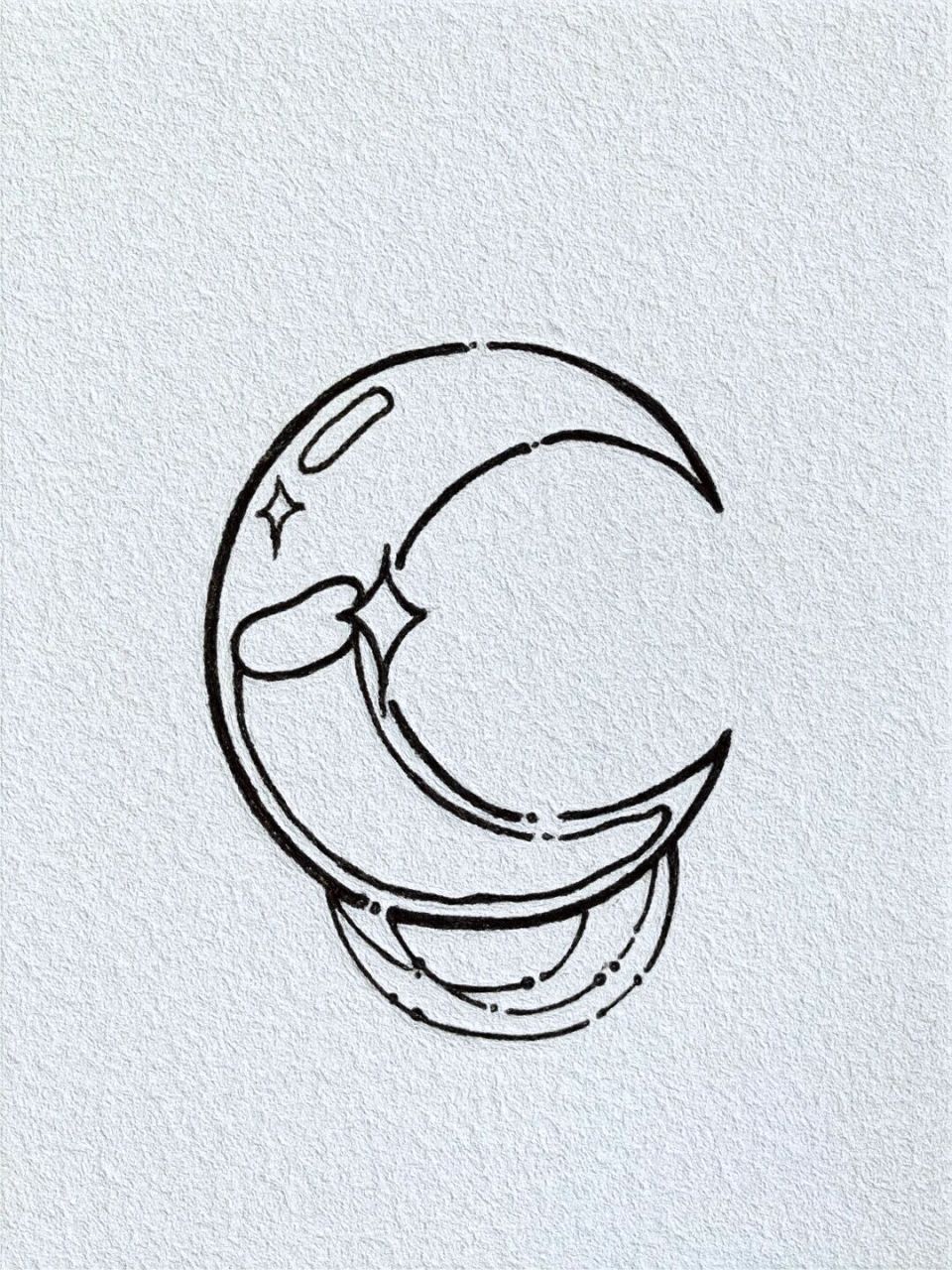 简笔画-月亮风铃    纵然万家灯火亮起,我也只见你眸中星辰.