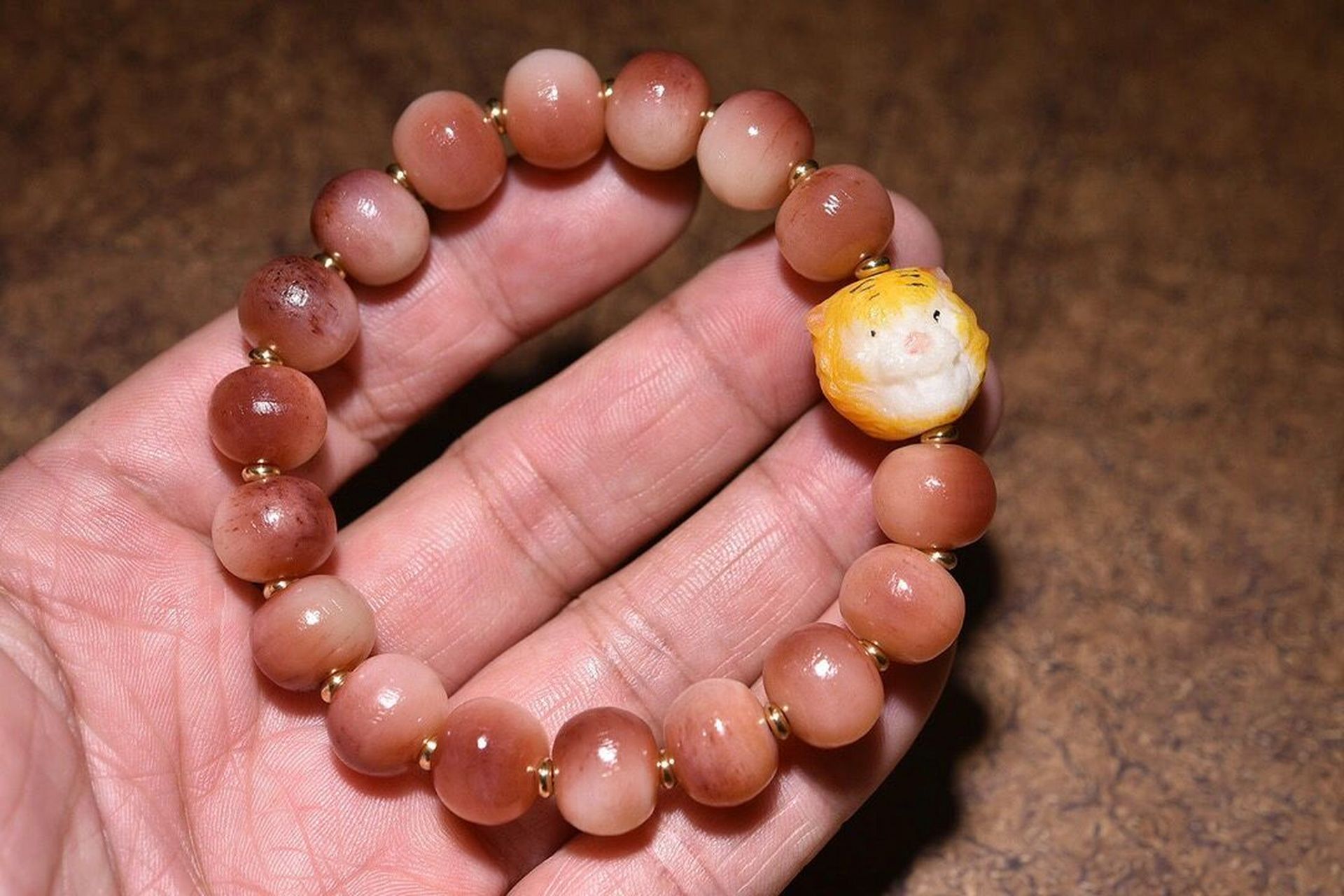 骨艺手串根付小老虎358 骨艺——手串——半血,超油润骨质,尺寸12x10