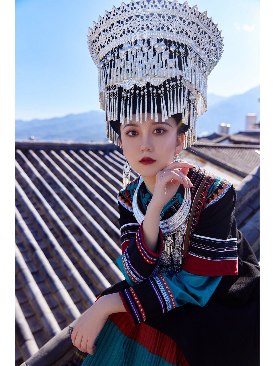 谁不爱彝族女孩呢,你说是吧 | 大理彝族写真 高雅大气的彝族服饰 从