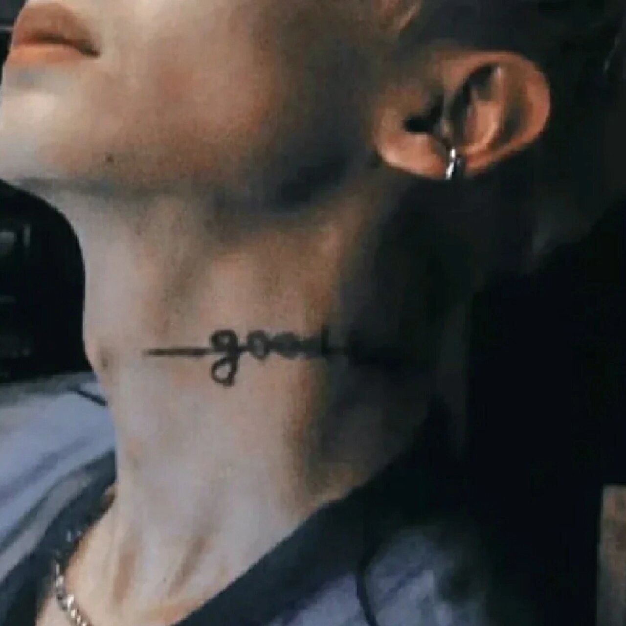 没有纹身的白白热衷于各种酷酷的纹身贴