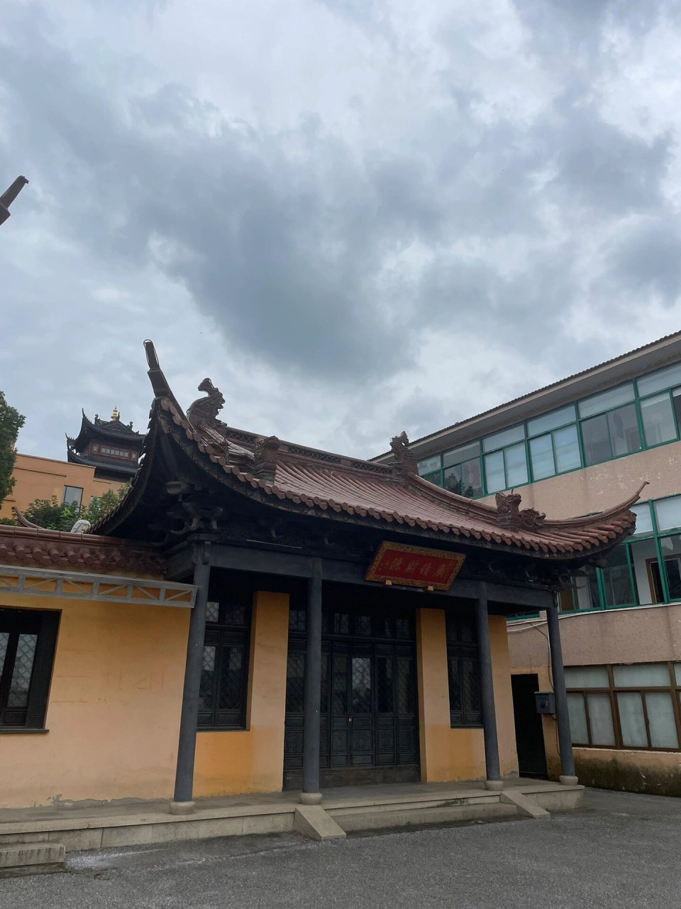 走遍寺庙之—无锡斗山禅寺【1】 斗山禅寺坐落于无锡锡山区山清水秀的