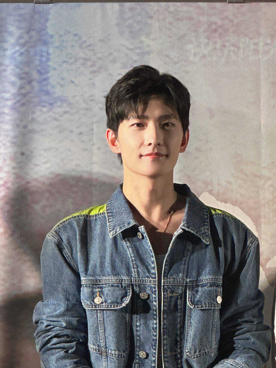 杨洋对我眼睛很友好#  纯生图帅成这样!