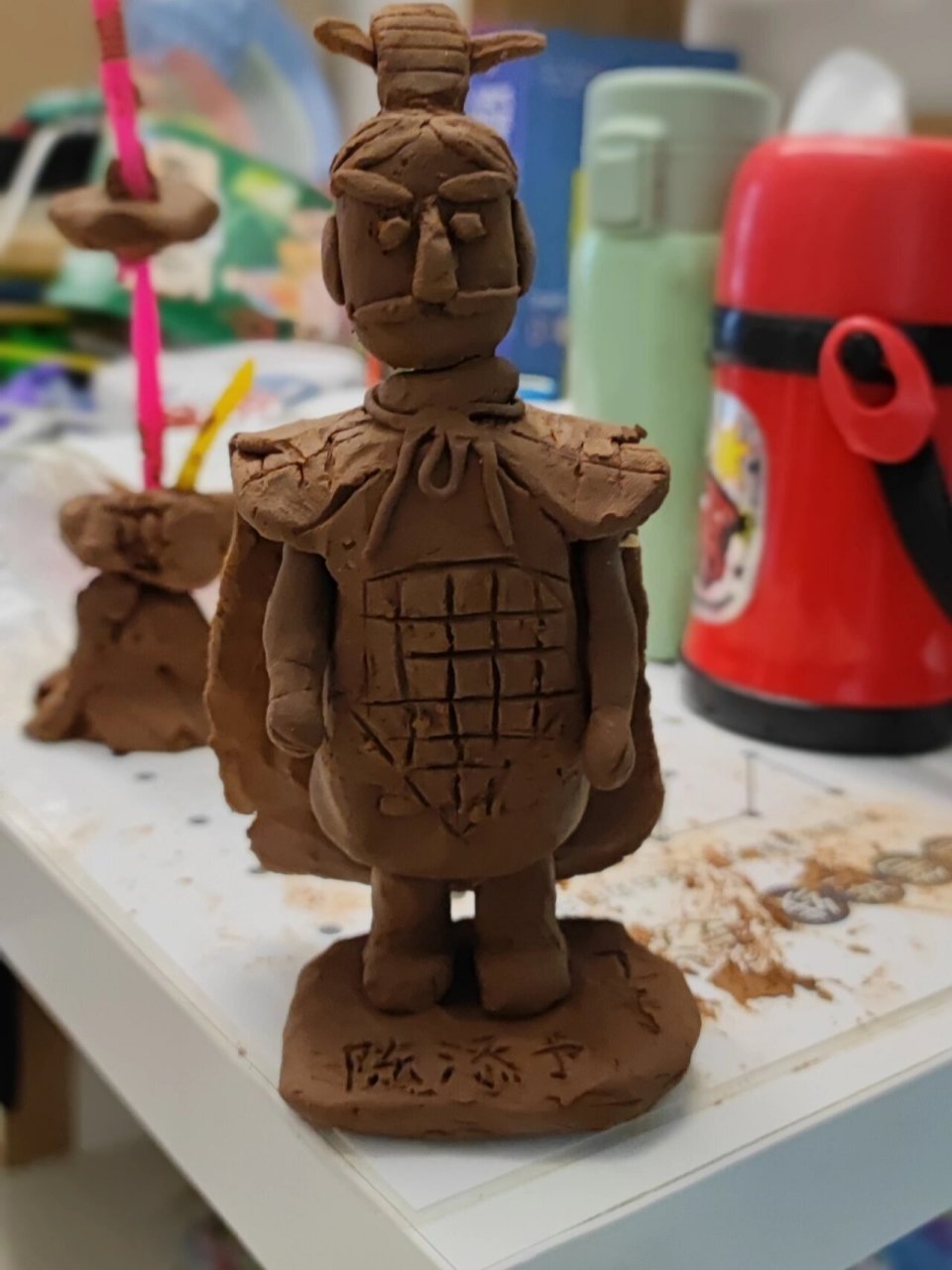 威武的大将军陶泥作品 三年级美术课作业,威武的大将军,连接处用牙签