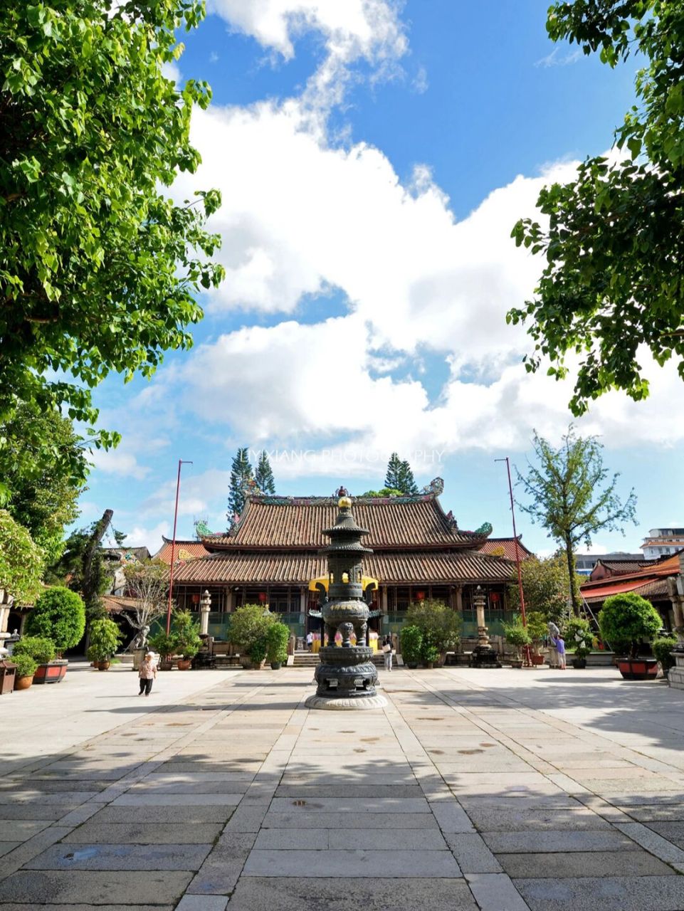 在唐开元二十六年(738),唐玄宗命天下各州各建一座寺庙,并以年号"