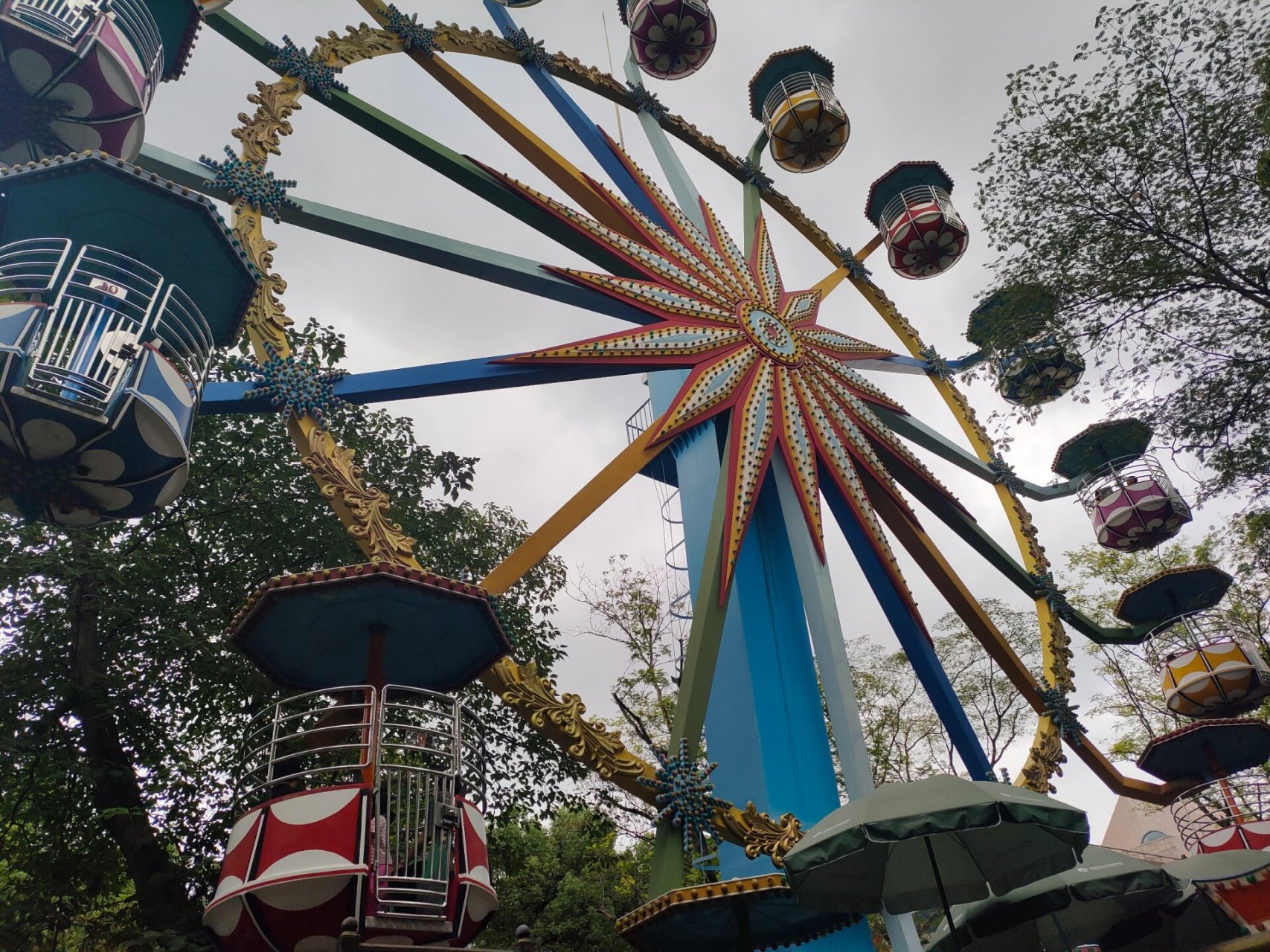 西湖边的游乐园鼻祖——杭州青少年宫(西湖区昭庆寺里街22号) 推荐