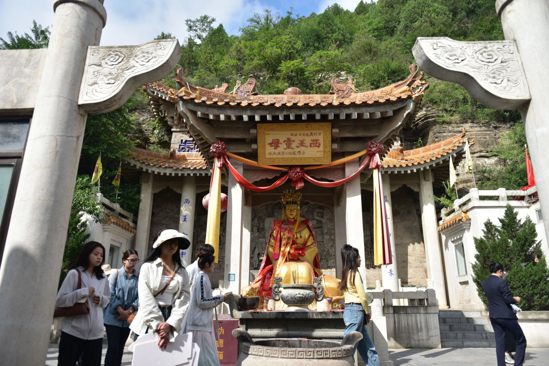 泾川县王母宫景区图片