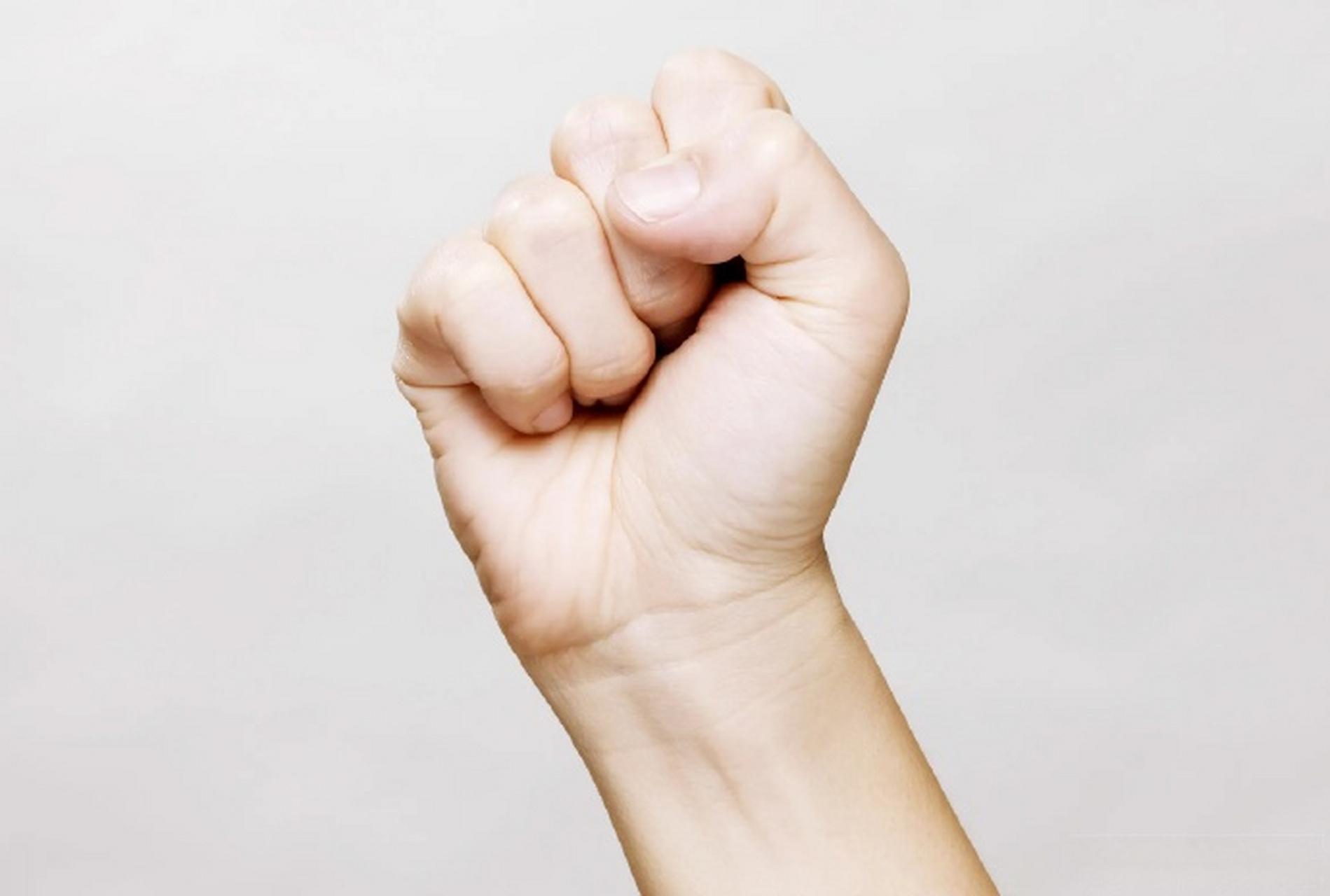 为什么刚起床后手握不紧# 在刚刚醒来时尝试握拳,拳头很难被握紧,这