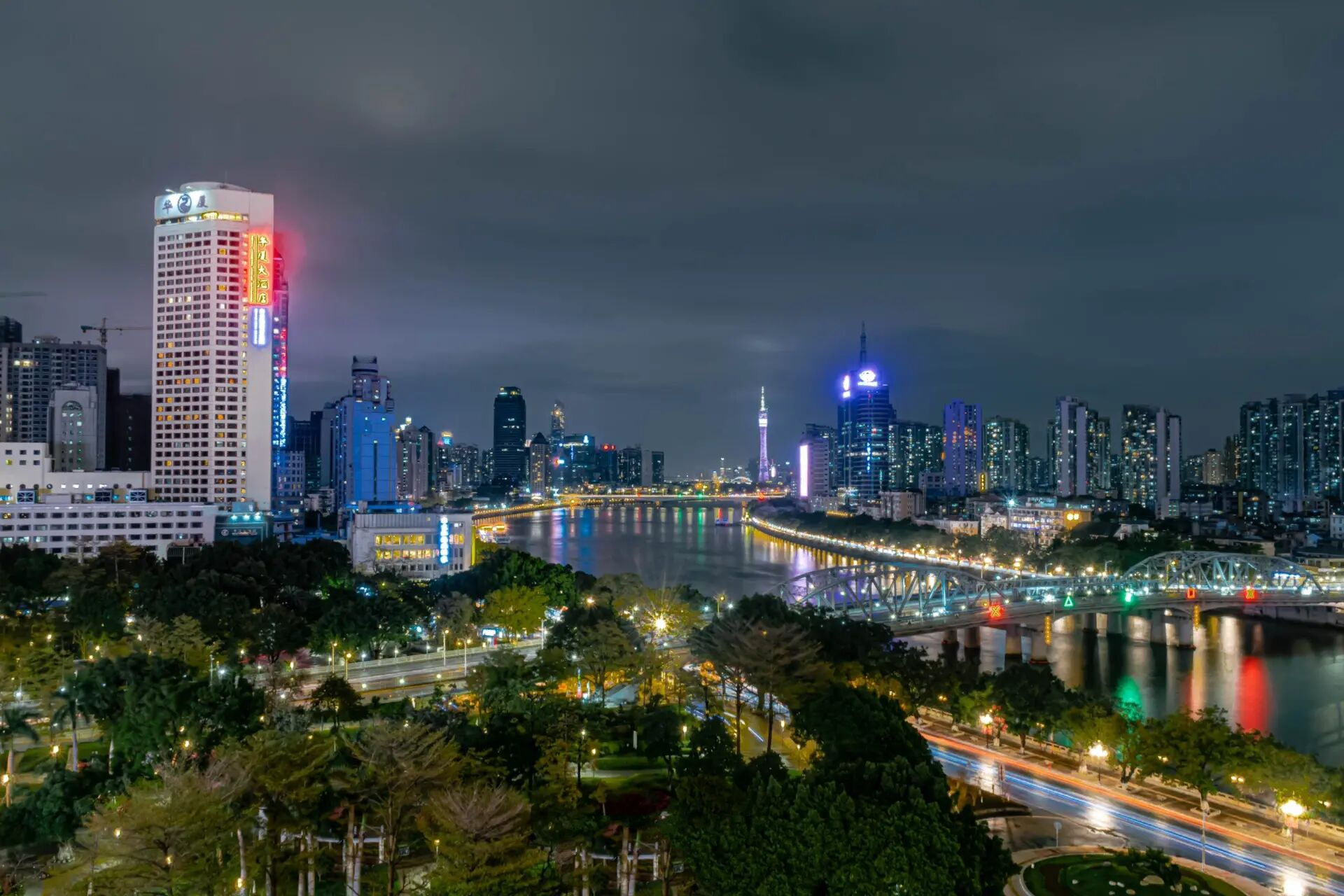 广州海珠广场|老中轴线上的夜景拍照打卡点 沿江西路的夜景真的很好看