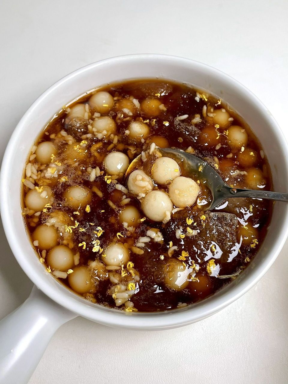 简直是夏日解暑神器[白眼] 糯叽叽的小圆子,冰凉清爽的红糖冰[舔屏]