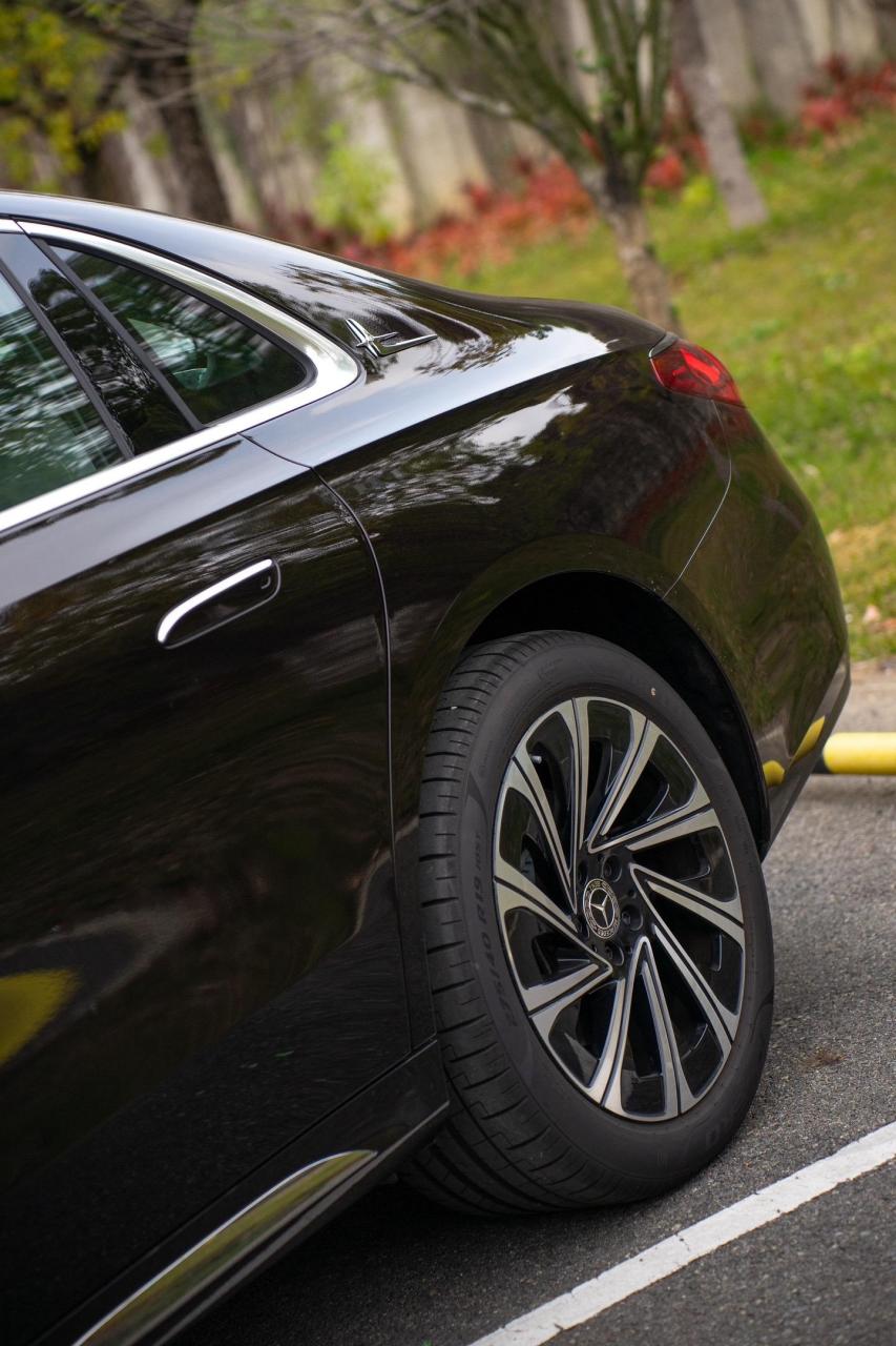 红宝石黑e300l.老板们,怎么说?奔驰e级