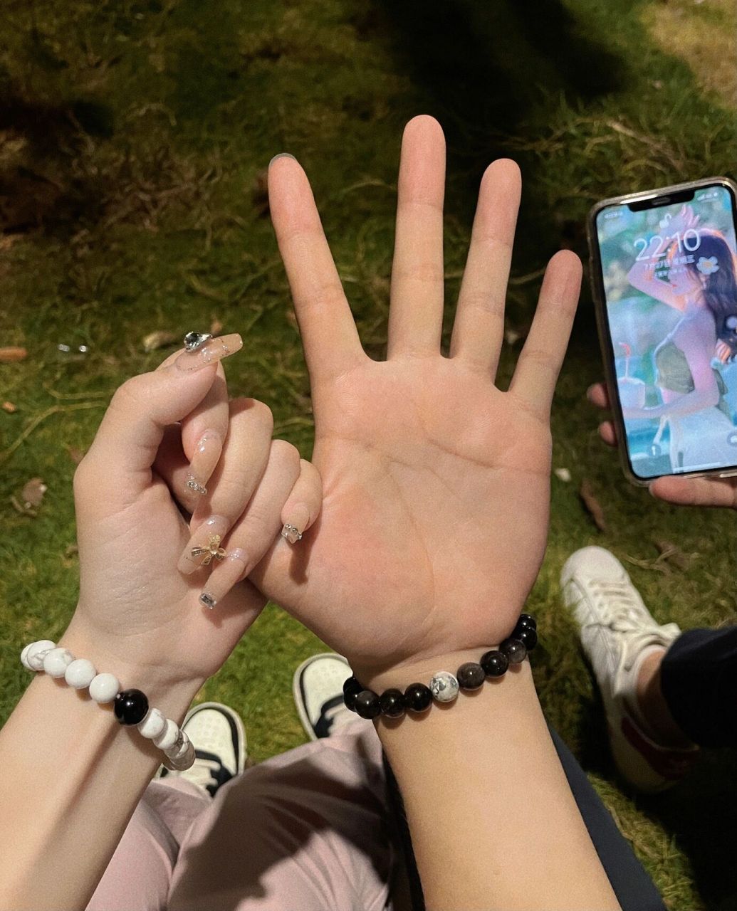 情侣牵手照|爱当然要在一起拍很多很多照片 情侣不露脸如何拍照?