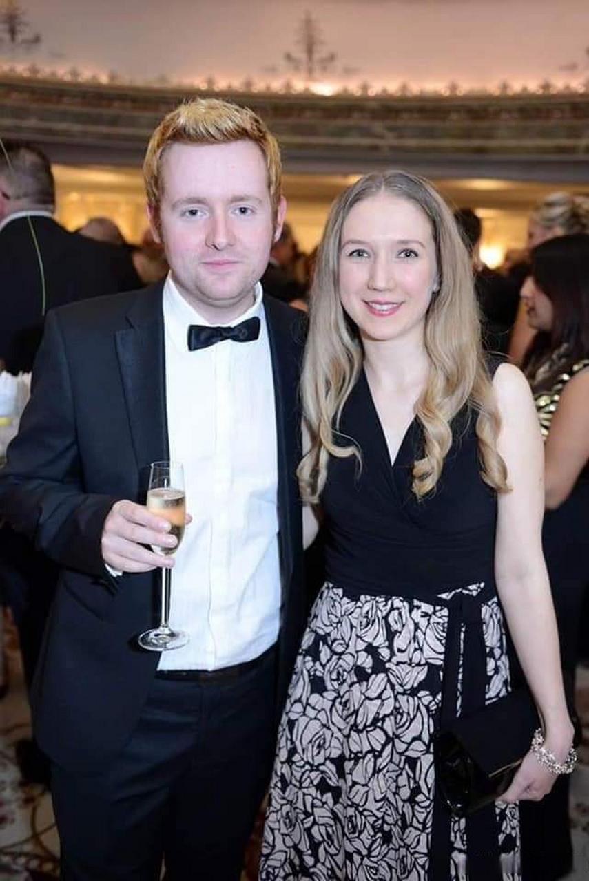 把裁判娶回家!沃拉斯顿和塔季扬娜结婚纪念日.