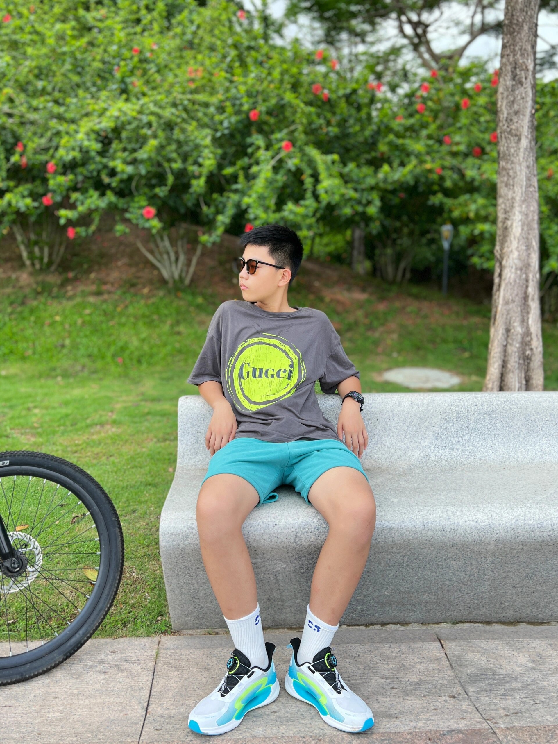 09年初中生|靠一双眼睛撑起整张脸的颜值 每次带弟弟出去除了被夸眉毛