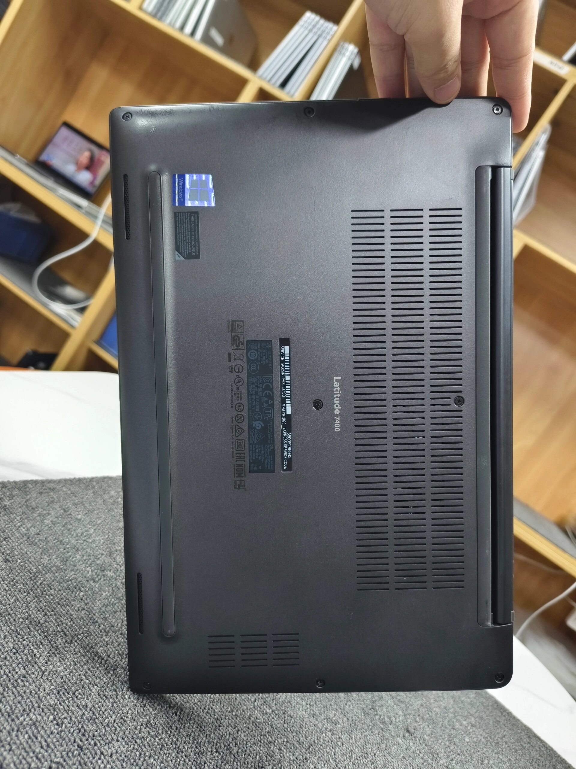 戴尔latitude 7400 笔记本特价2300元 英特尔core i7-8665处理器,四核