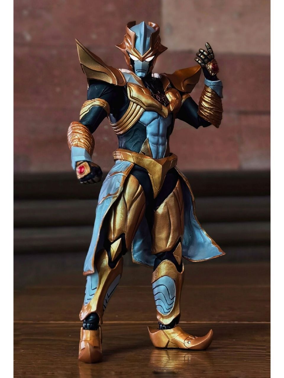 究极生命体 小金人 shf #奥特曼