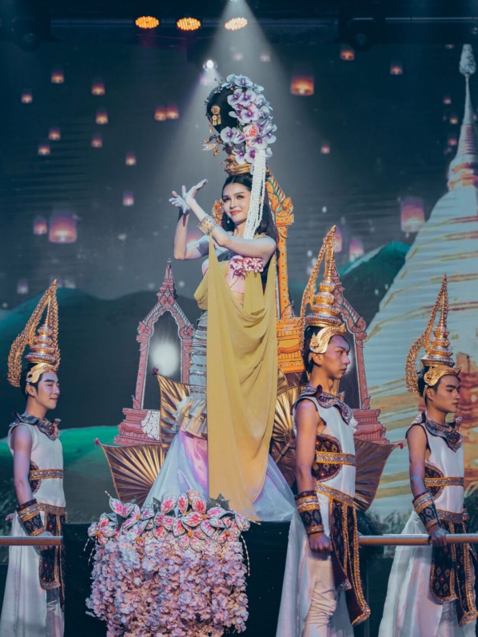 泰国人妖秀图片