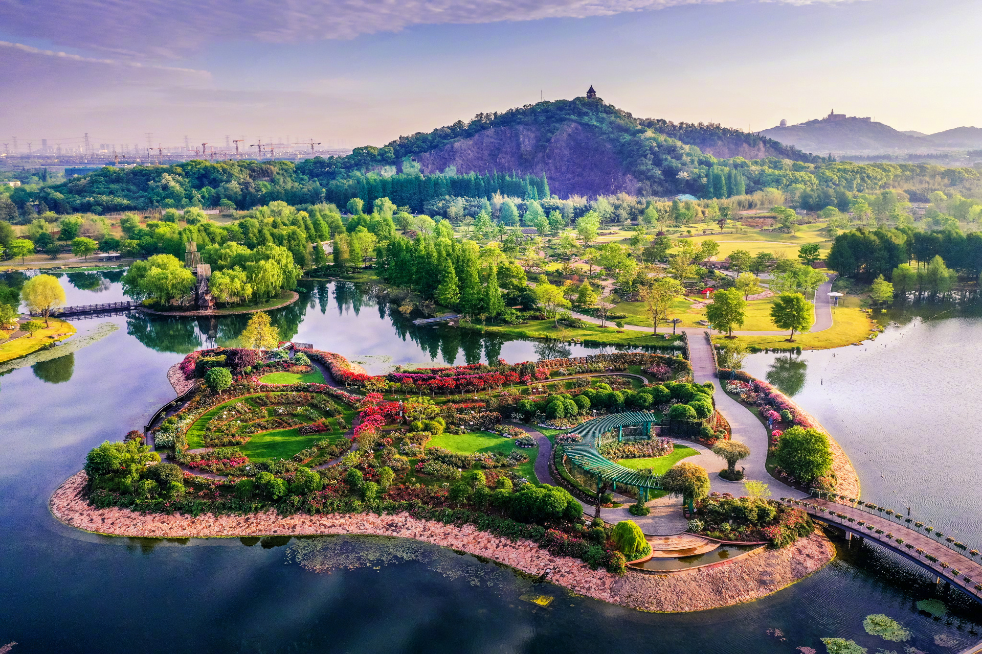 【《国家植物园体系布局方案》印发】日前,国家林草局,住房城乡建设部