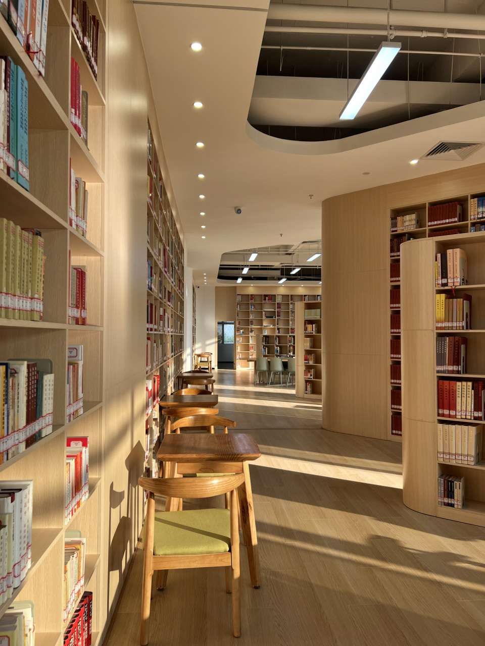 打卡晋江图书馆 今天正好在附近,就顺道来看看.