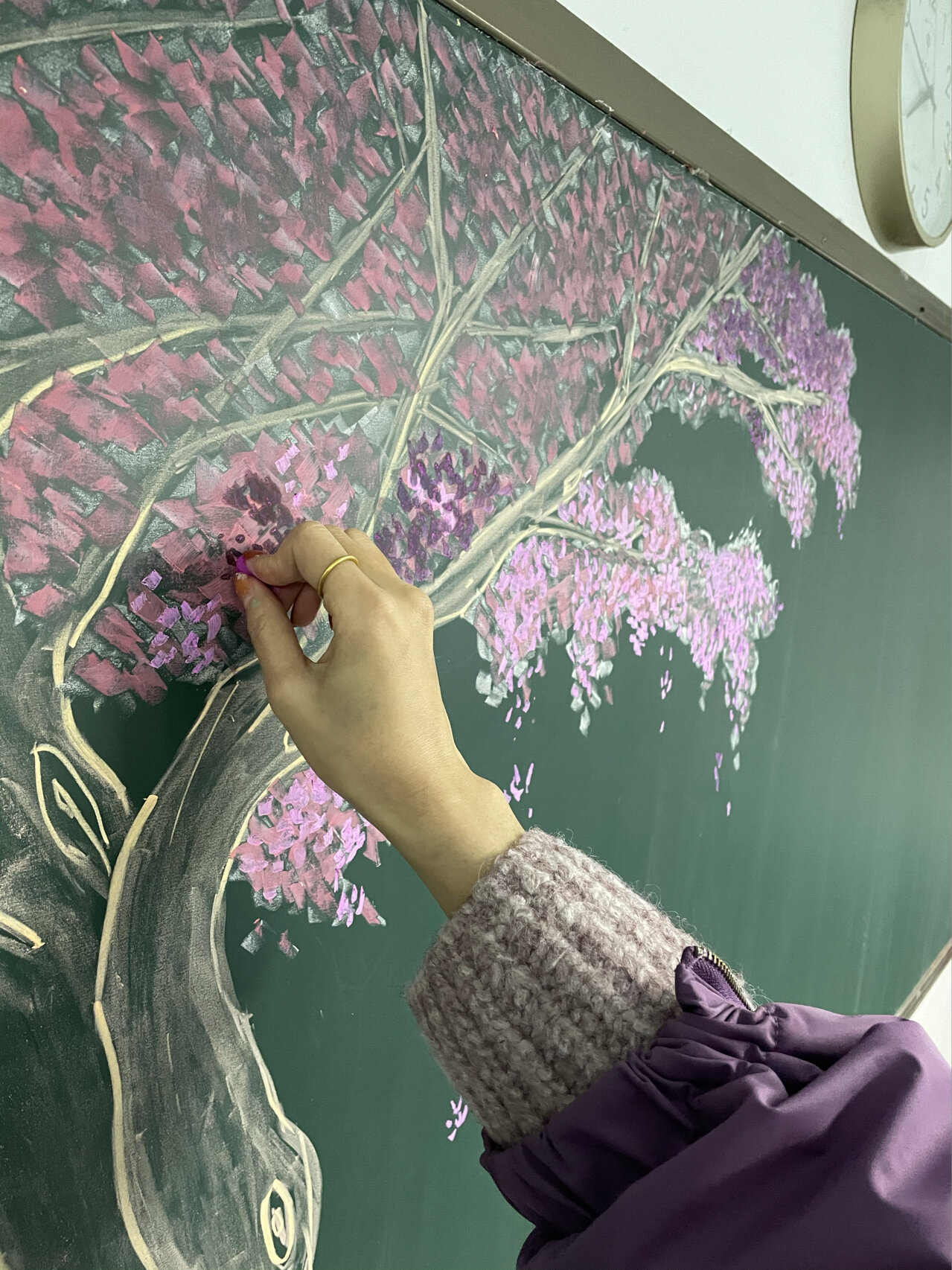 黑板报——【植树节】 植树节黑板报,画了一棵超大的樱花树.