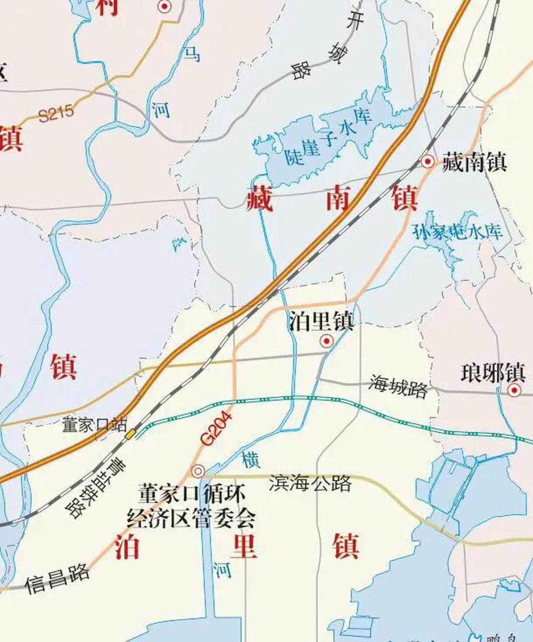 每逢泊里镇有集市,很多市民都来这赶大集.