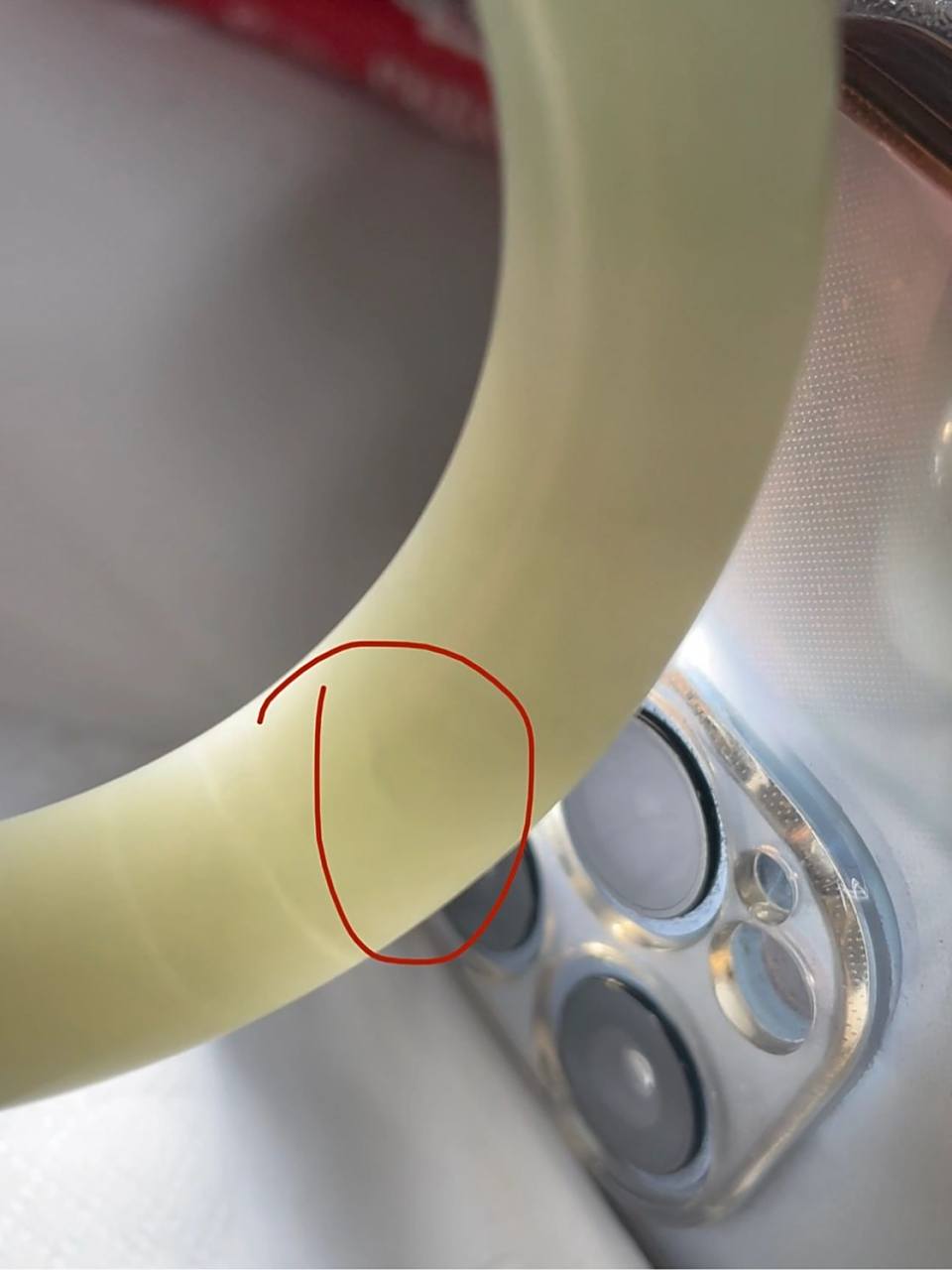 和田玉手镯打灯有这样的纹,大家能接受? 新入手镯,打灯有这样的纹,商