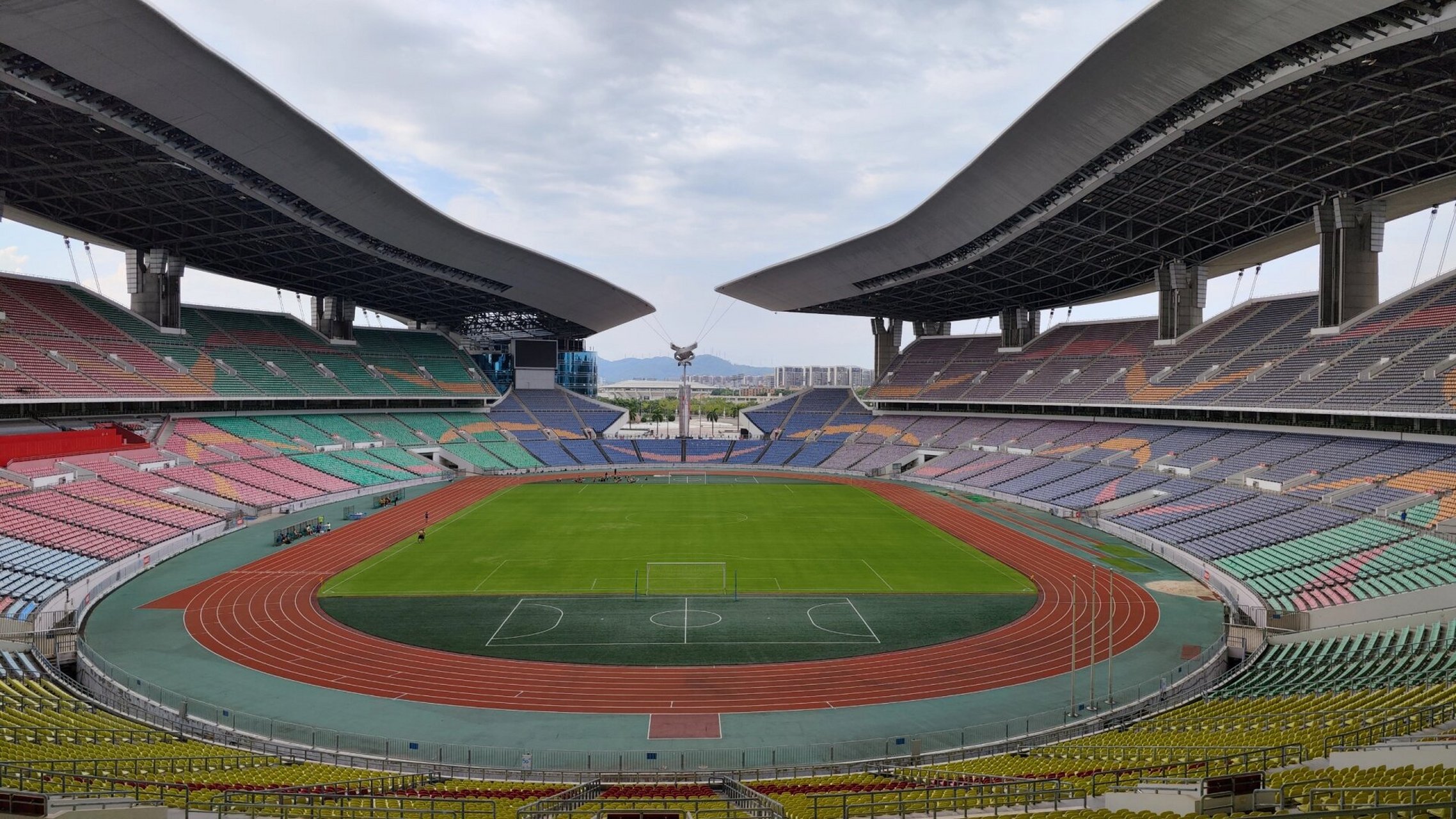 广东奥林匹克体育场 广东奥体位于广州市天河区东圃镇黄村9515