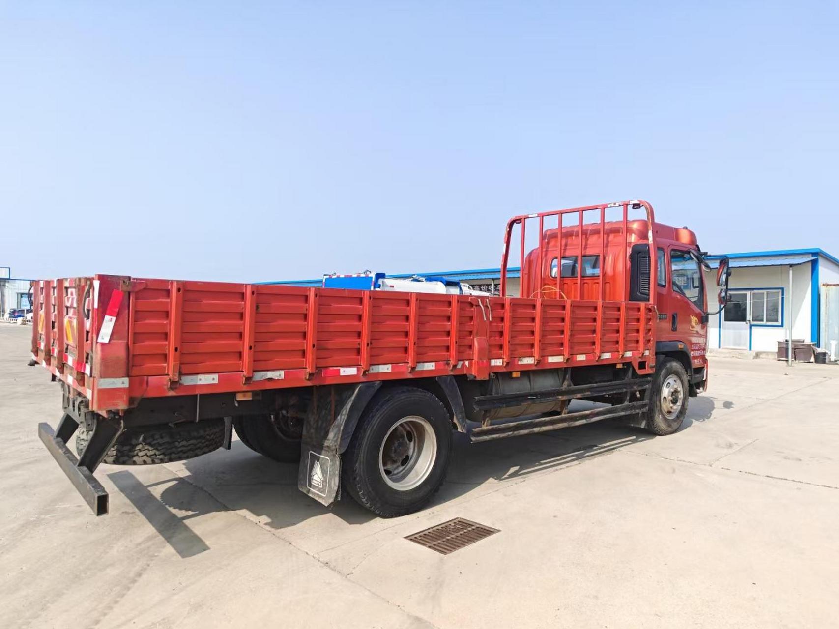 新到20年重汽豪沃5.8米平板,车况精品,实跑4.