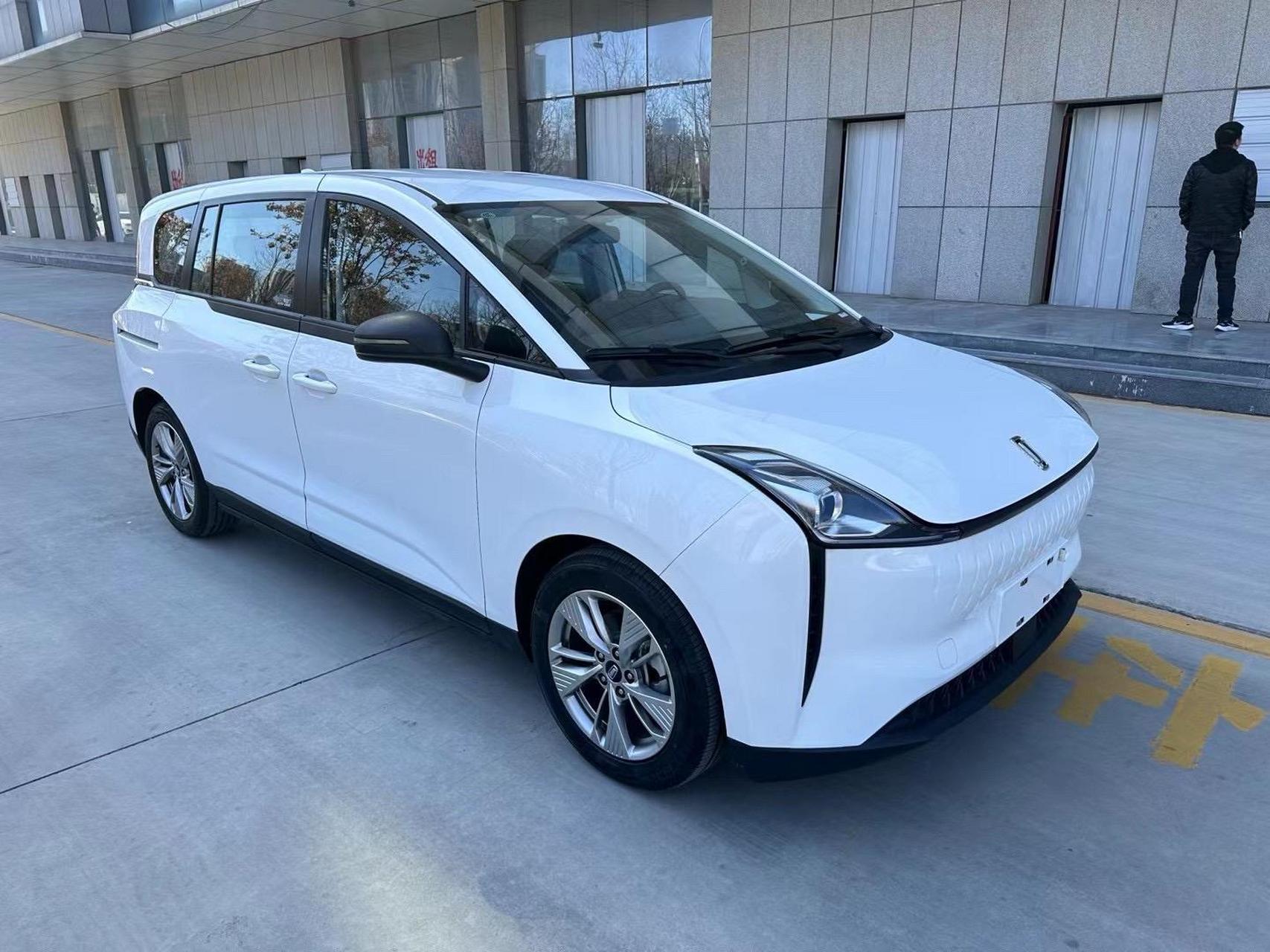 58 dy到期 24年奔腾nat e05新能源纯电动 五门五座mpv 续航425公里 裸