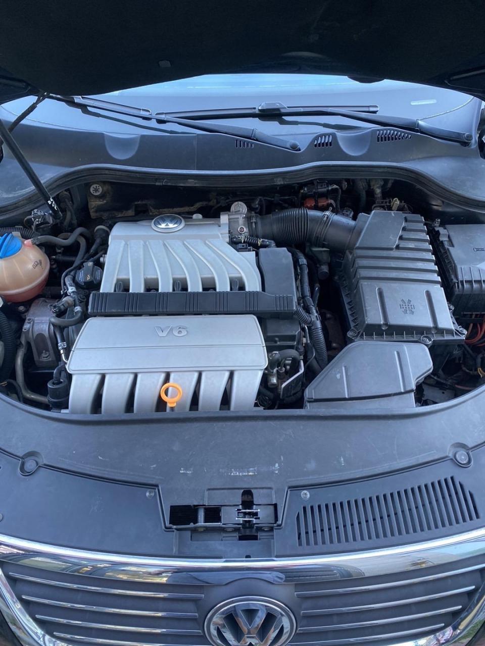 09年登记上牌进口大众 r32 迈腾3.2 四驱