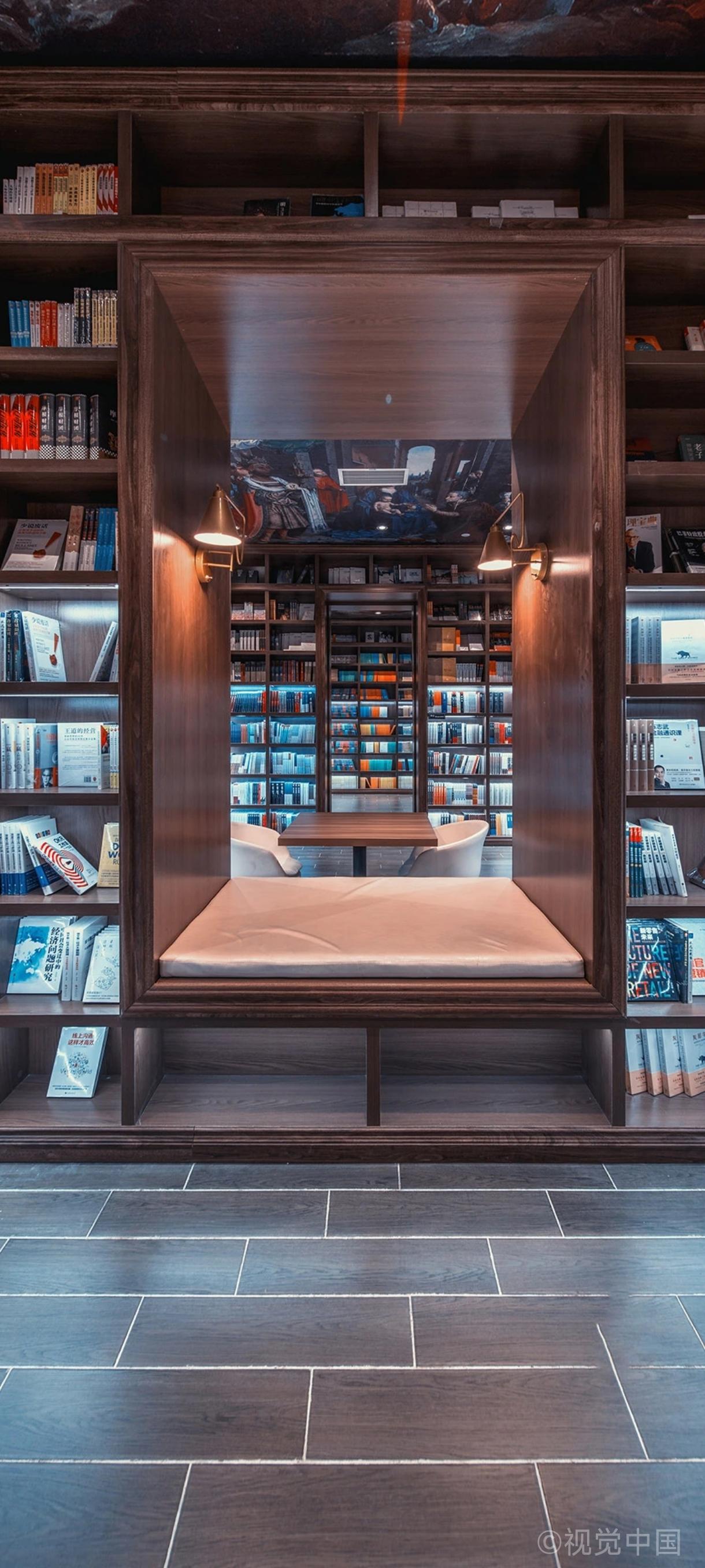 读书,在某种程度上,可以让你获得优越感,而优越感