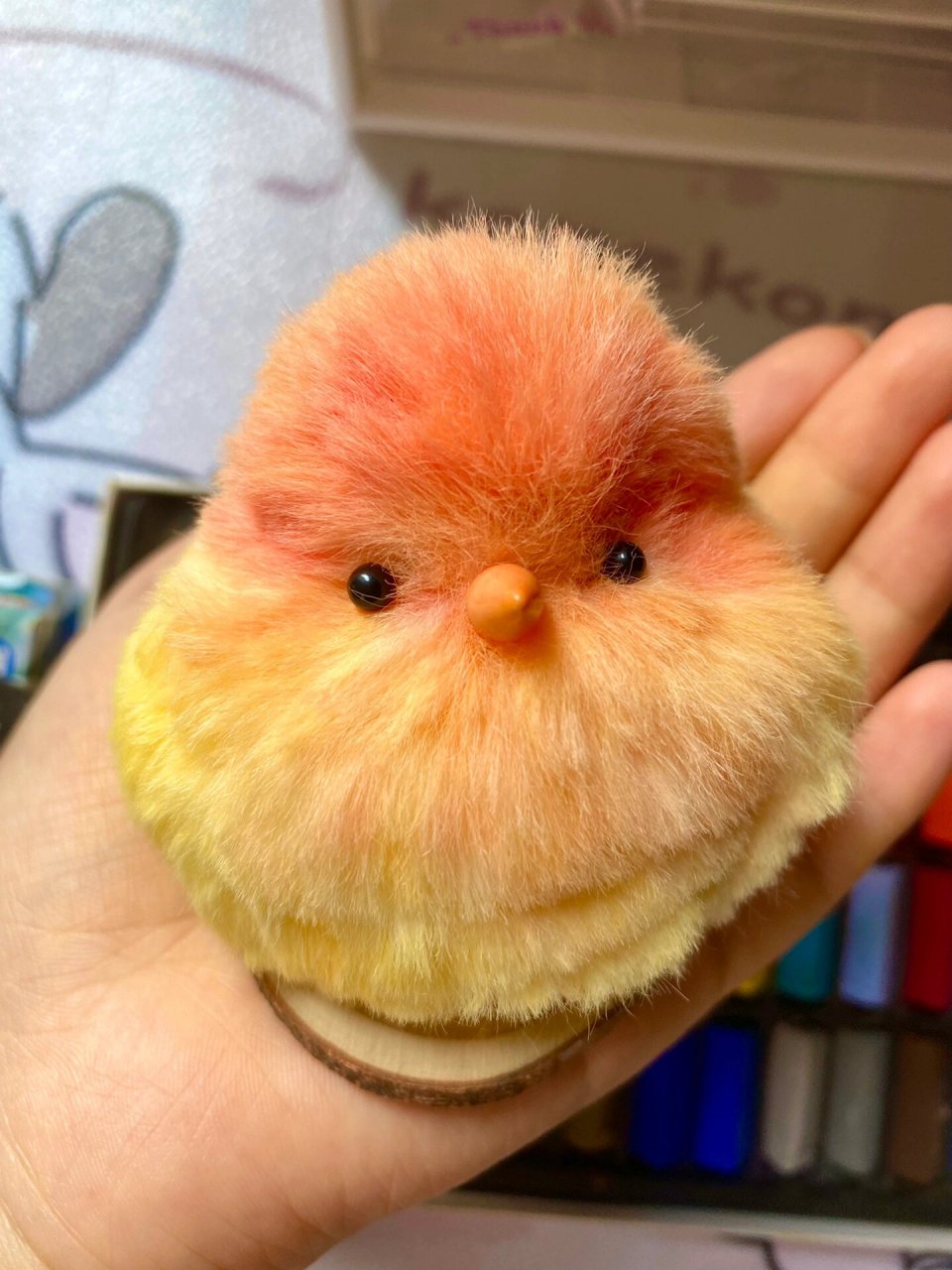 颜色像冰淇淋的小鸟 太可爱啦! 扭扭棒小鸟圆的飞不起来