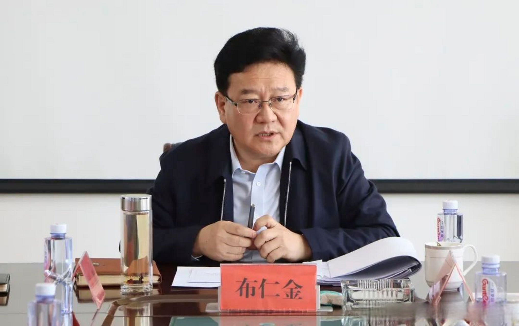 【布仁金主持召开开发区基础设施项目建设推进会】 3月9日,市委副书记