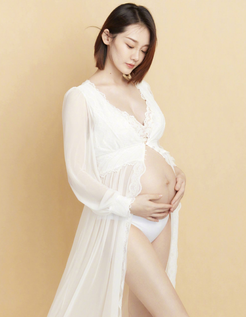 郑恺老婆怀孕的照片图片