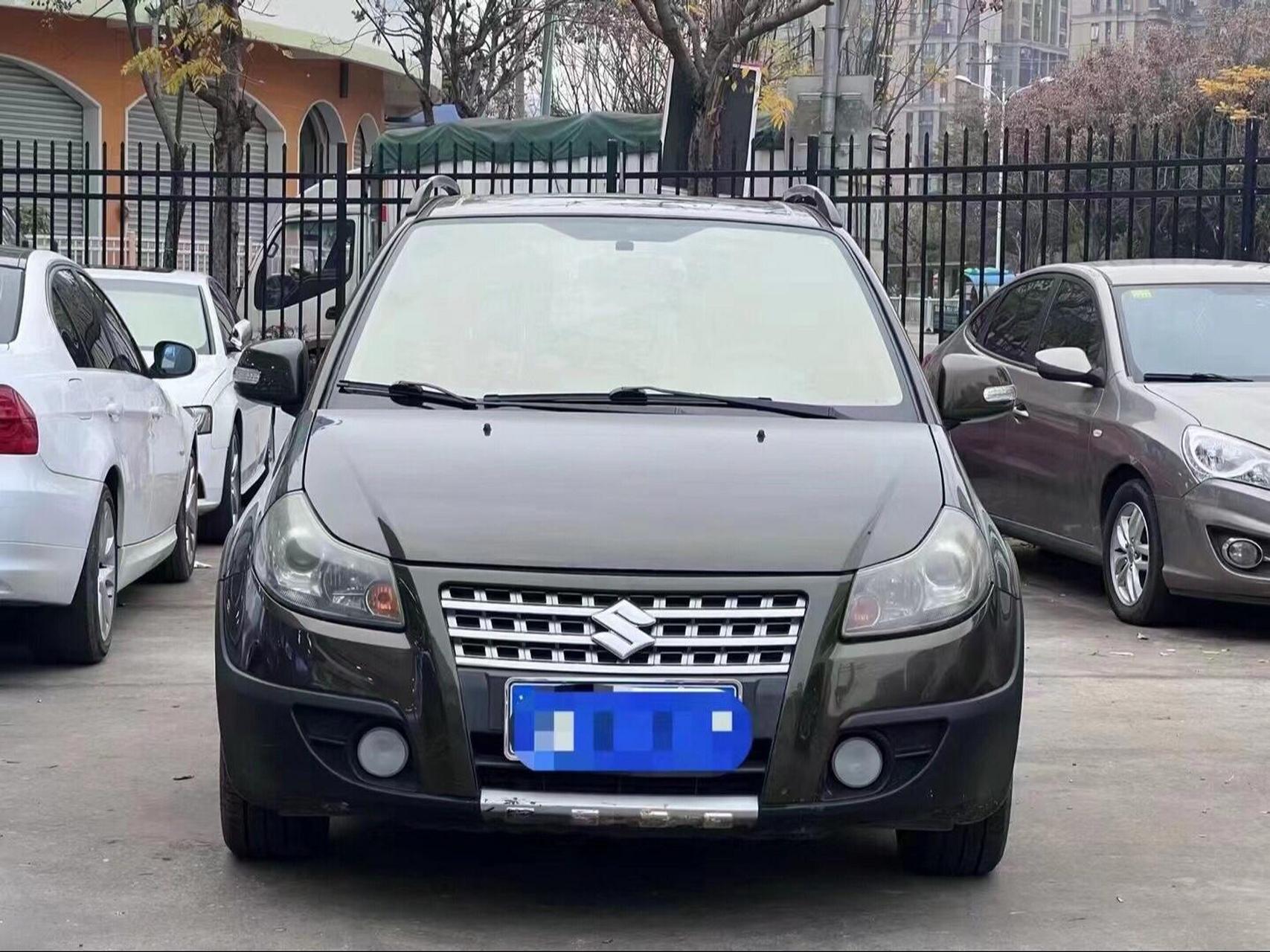 拿下12年铃木天语sx4锐骑版,高配车型,无钥匙进入一键启动,多功能方向