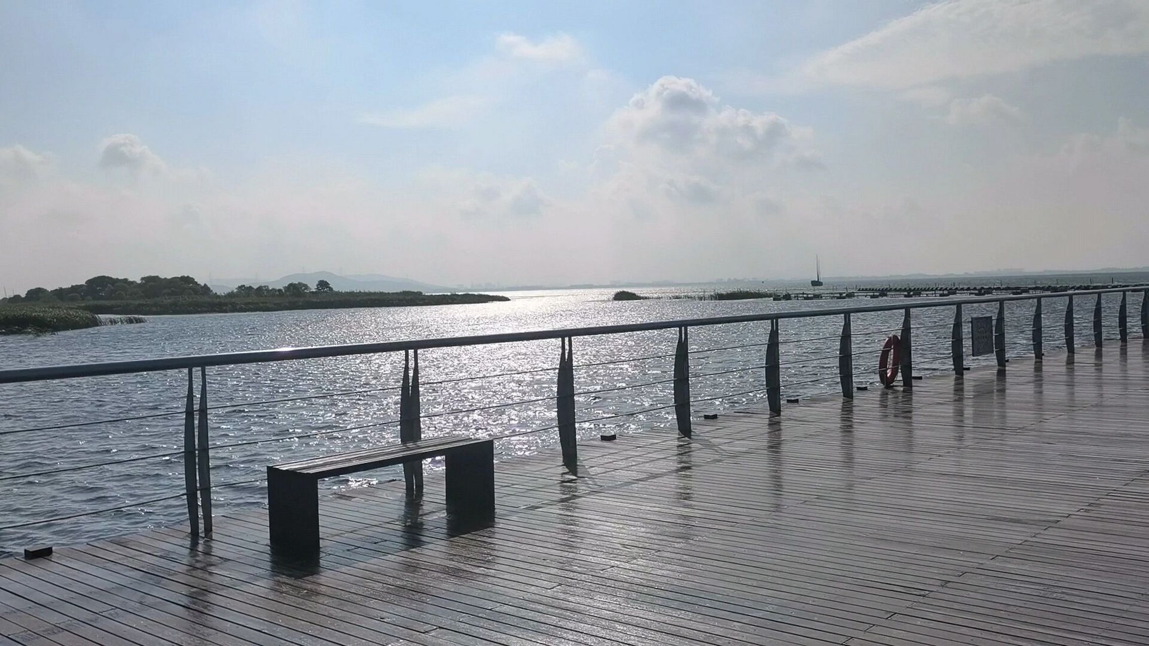 梦梦签售地 太湖香山    我就住在附近,骑04十几分钟, 早上来吹吹风