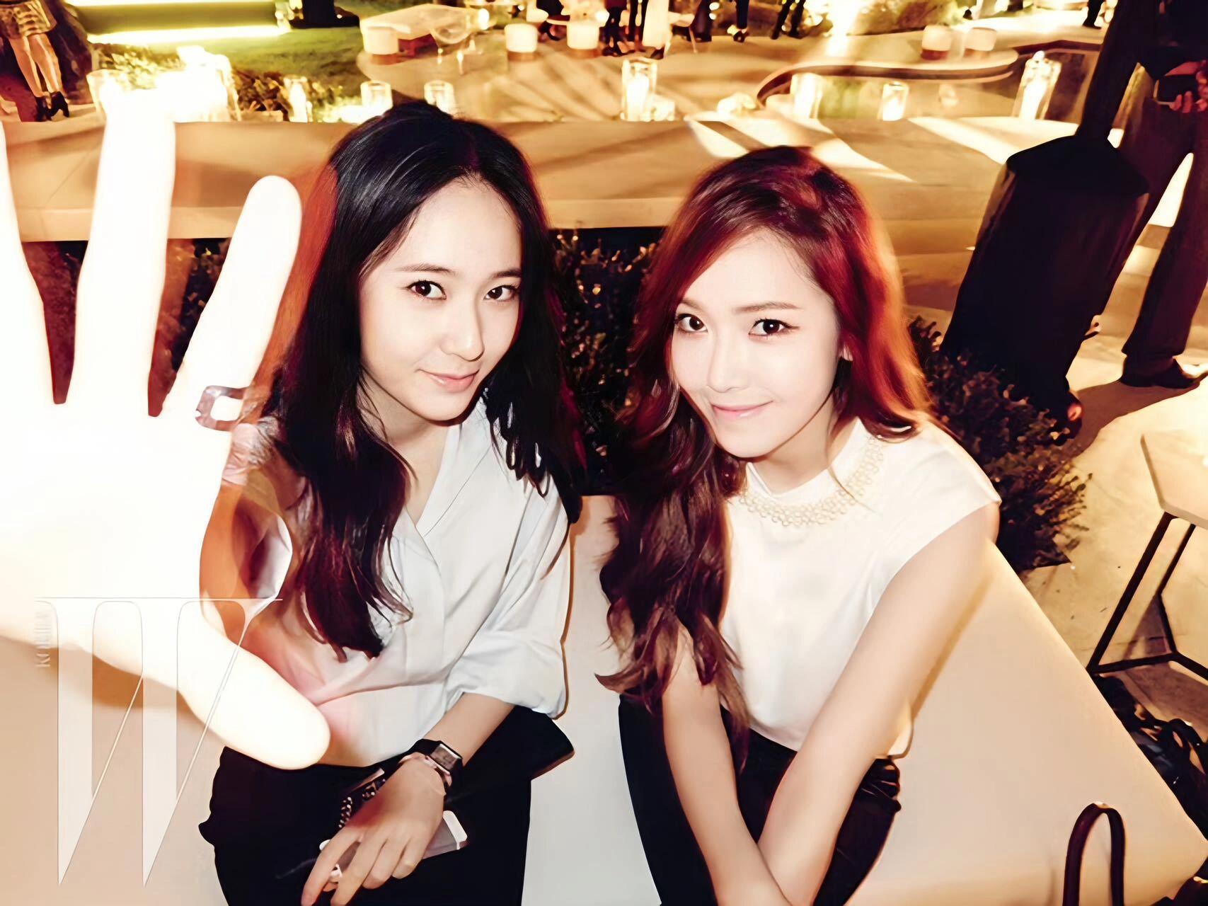 2014年时的郑氏姐妹郑秀妍jessica & 郑秀晶krystal,好a
