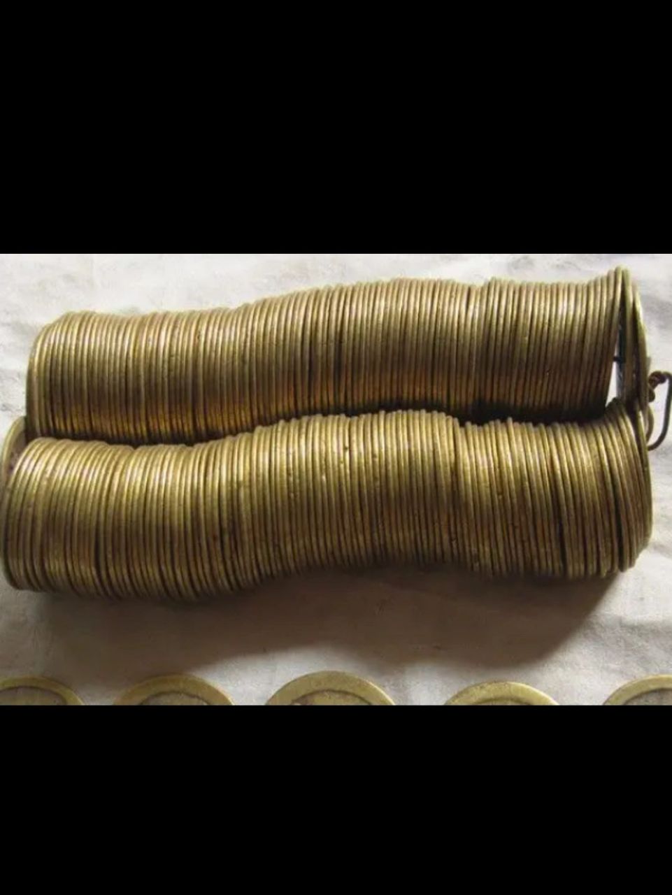 说法一: 	 古时通常说的1贯钱或1吊钱就是1000文,即一贯钱(1吊钱)=