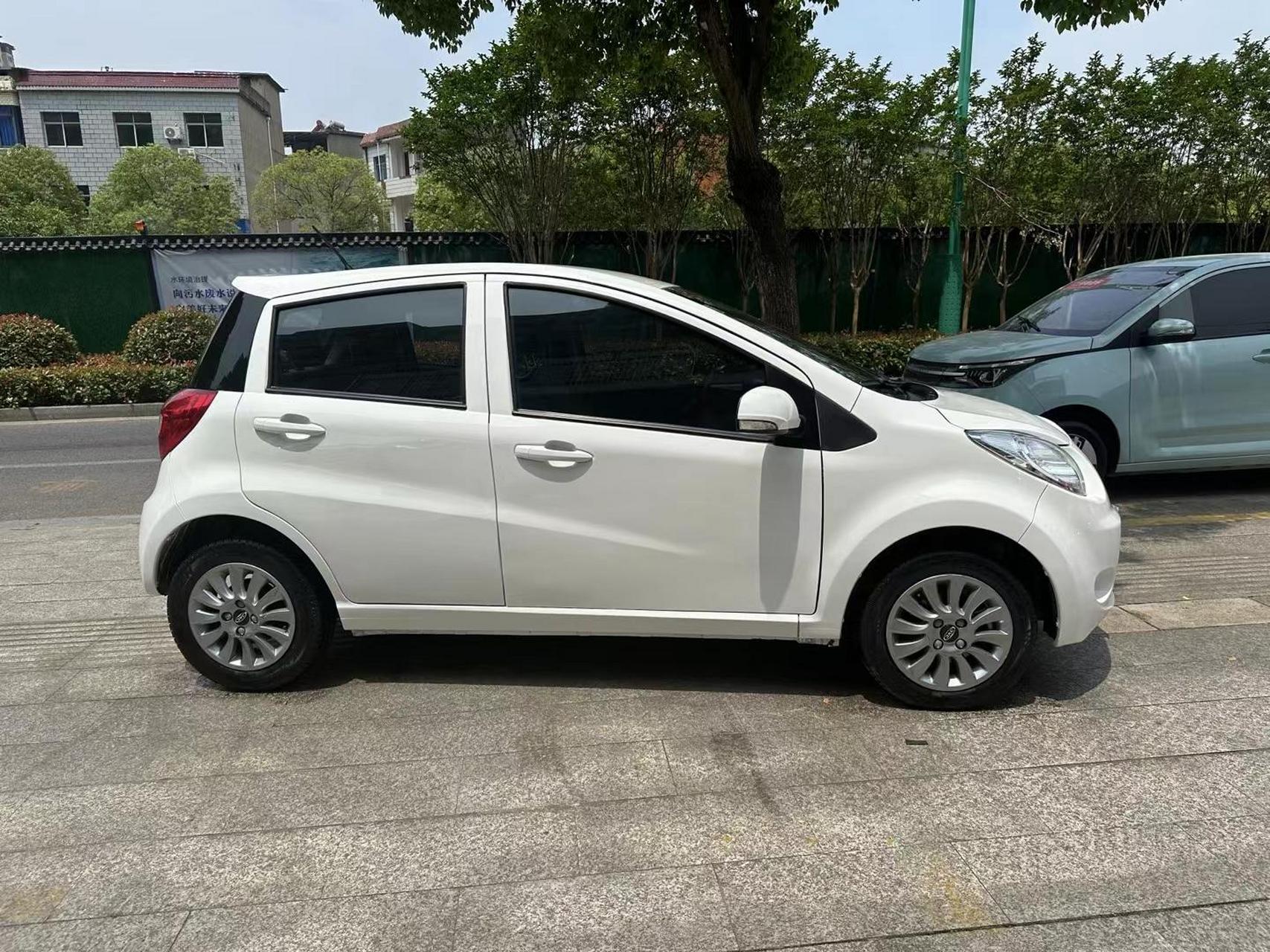 续航301公里,江淮iev6e升级版顶配,带快慢双充,冷暖空调,只要2.