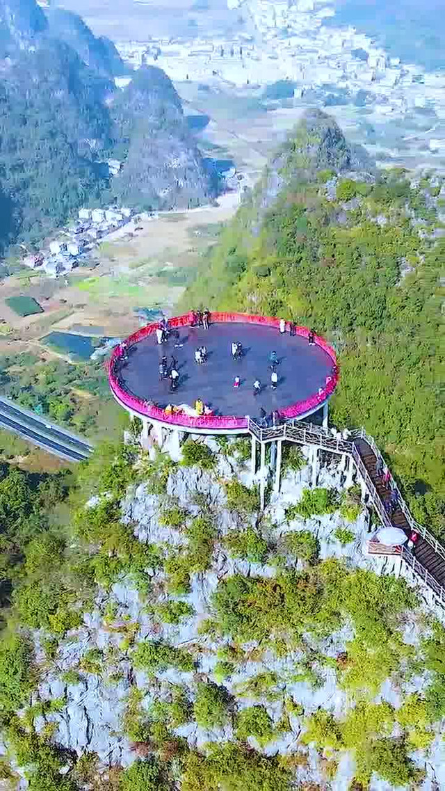 林南溪山景区(即桂林南溪山公园)位于桂林城南