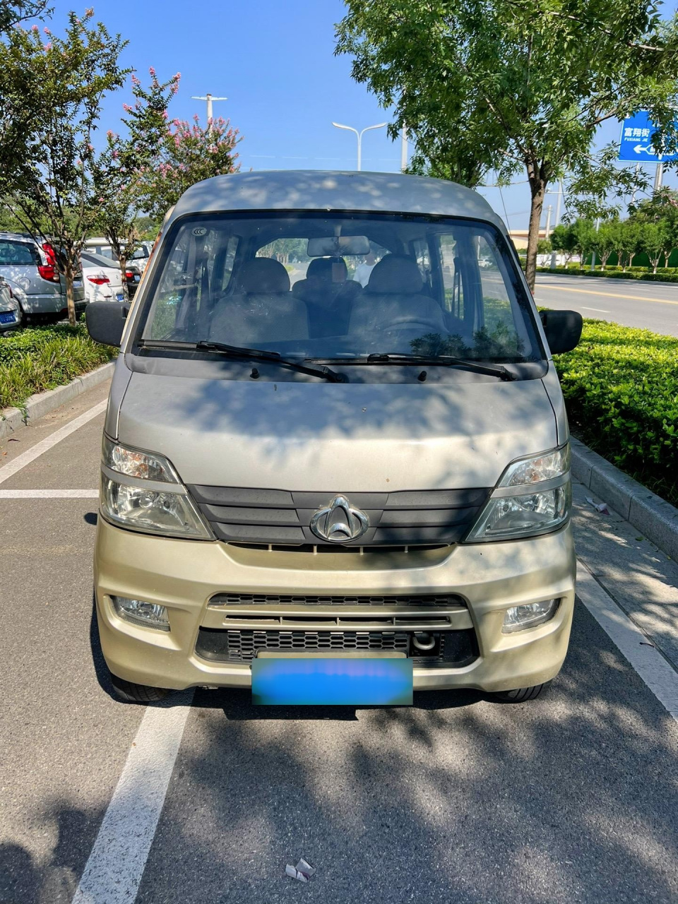 长安7座面包车1.2排量!