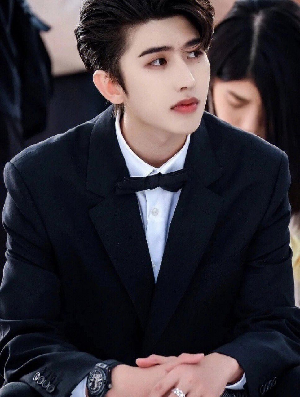 壁纸|蔡徐坤一些入坑神图分享,路人见了都要惊叹的地步