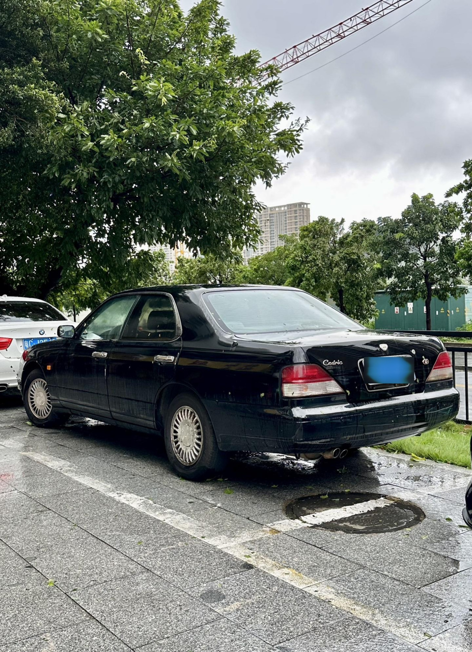 日产尼桑公爵王y33.