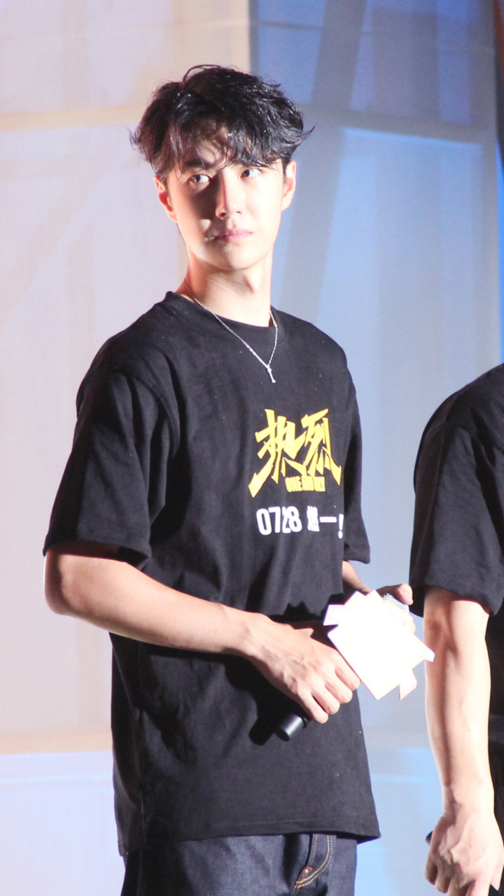 style君在现场##王一博热烈惊喜派对湿发# 《热烈》惊喜派对昨晚在