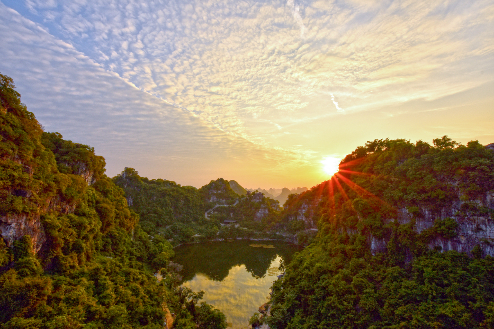 池 来宾|武宣 绿水青山,探索古城的魅力 景点:八仙天池 地点:广西来宾