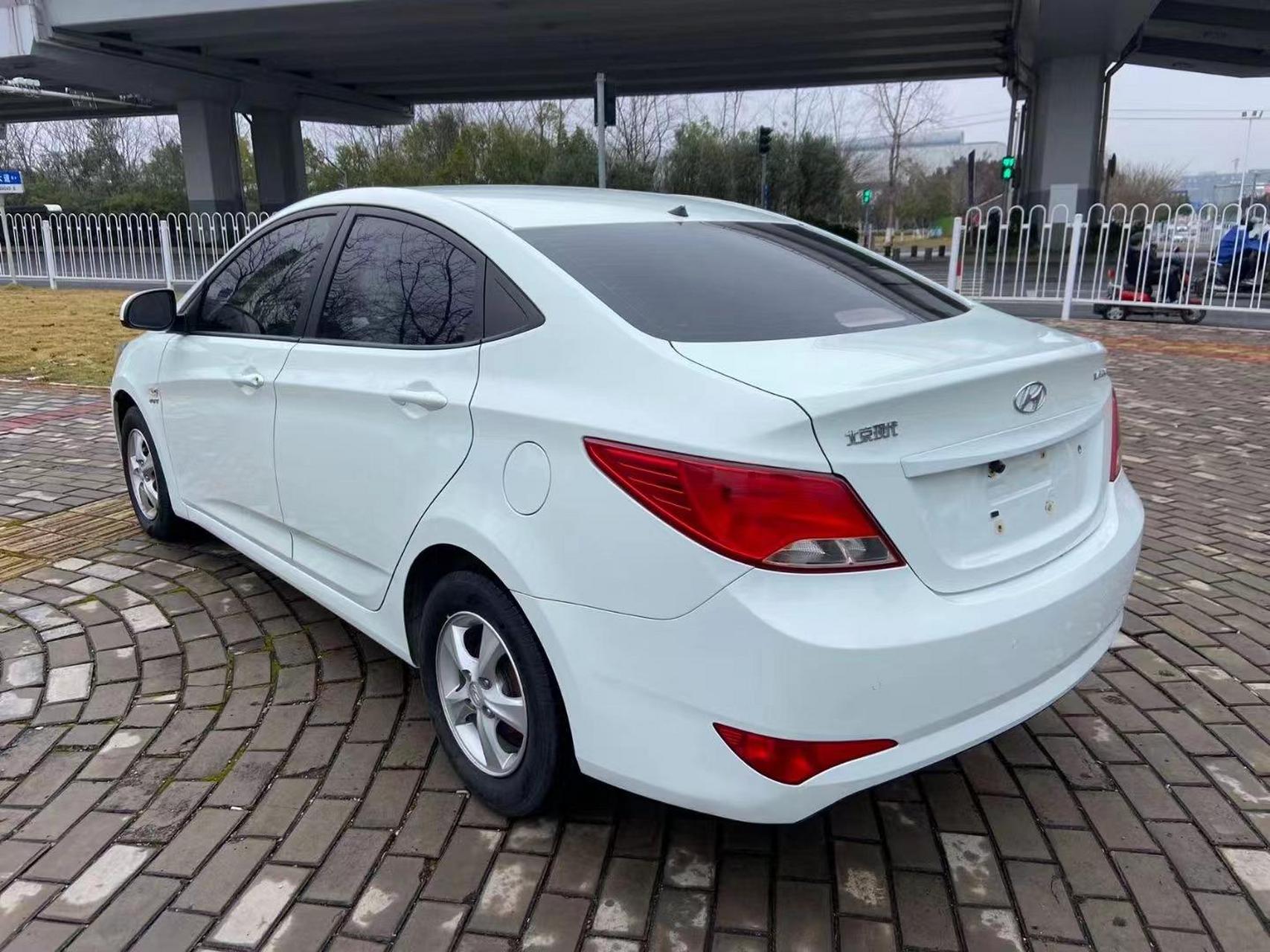 2016年9月现代瑞纳,1.