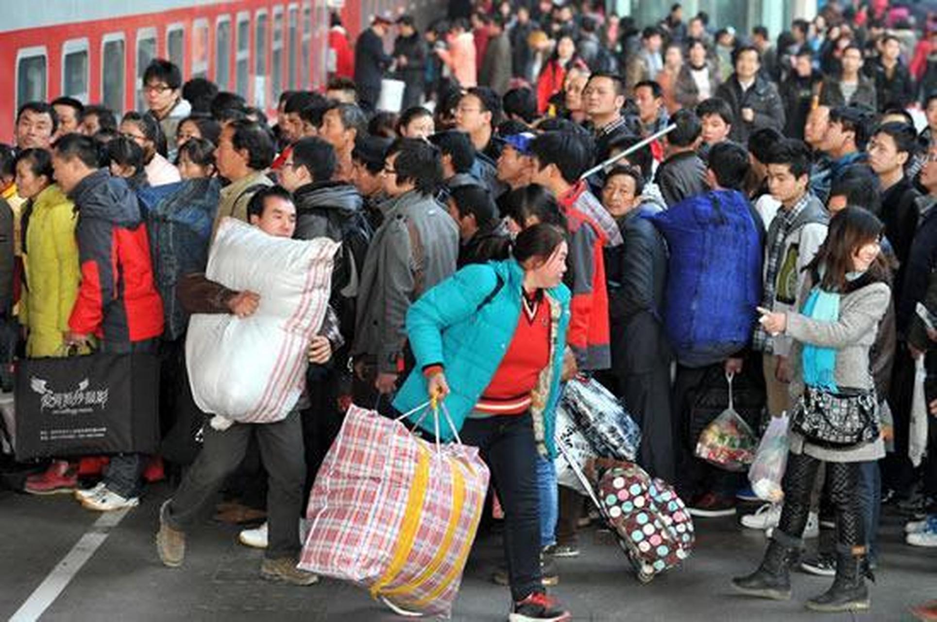 进城打工三十年# 初代农民工面临无法退休和无工可打的困境,这一翁忖